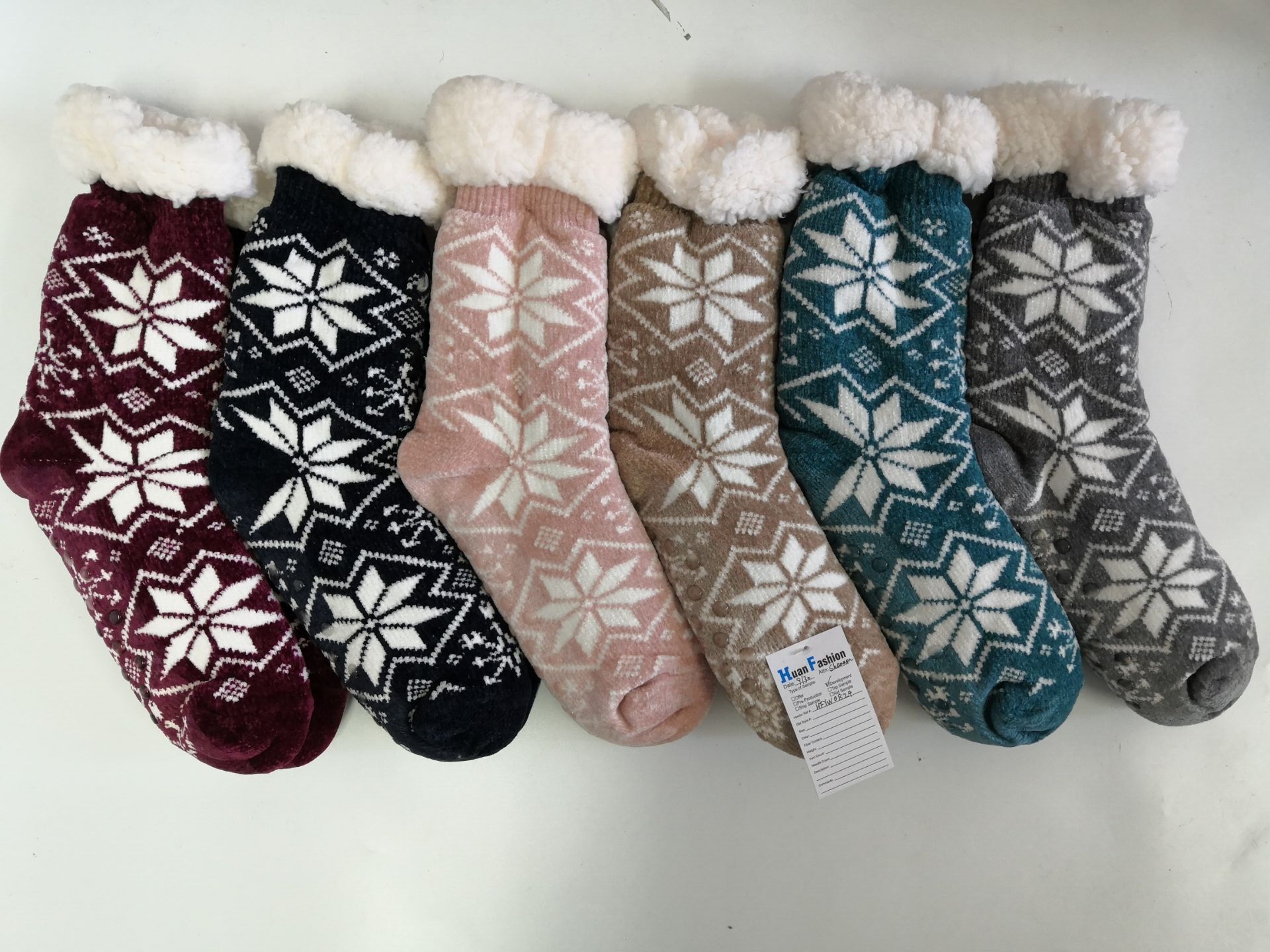 Suzhou Huanxun Clothing Co., Ltd. – Winter hats 1