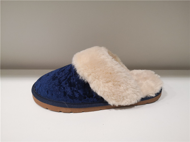 Ladies Classic Fashion Indoor Outdoor Slippers Sheepskin Mule/Fake fur Slip on Winter Bootie Water-Resistant Velvet Sheepskin Slippers