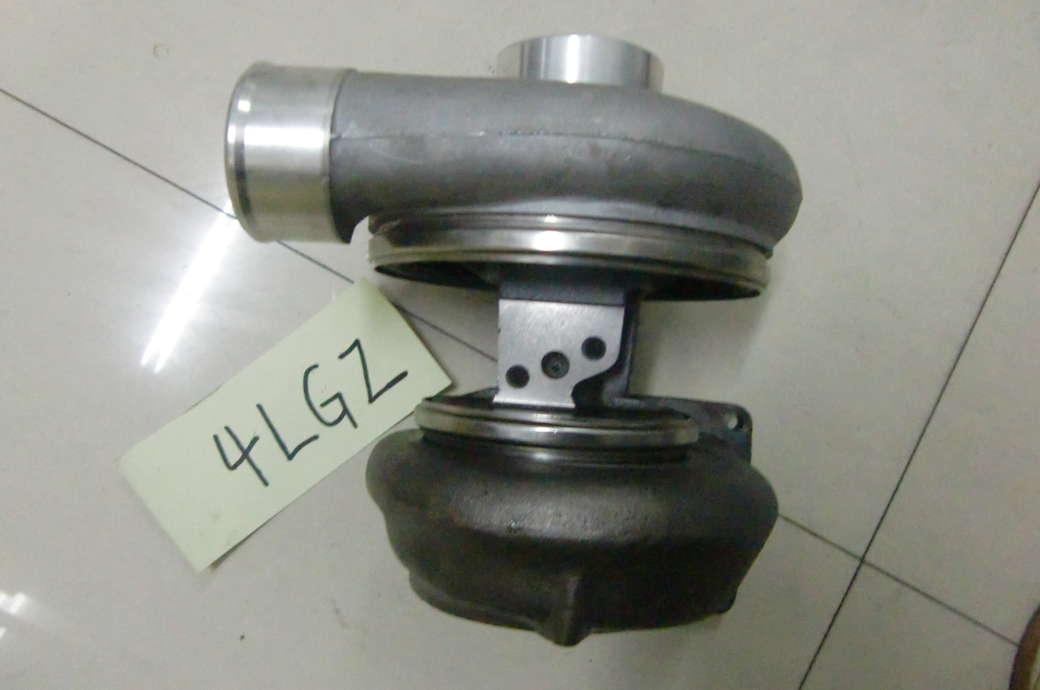 Fengcheng City Huazeng Turbocharger Co.,Ltd – llanta de caucho 2