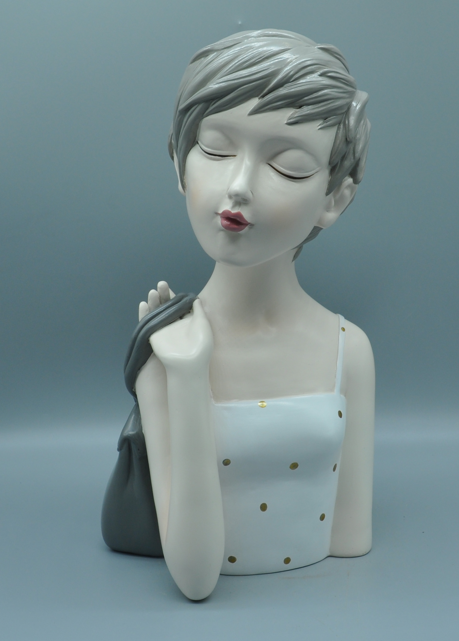 Polyresin Fashion Girl