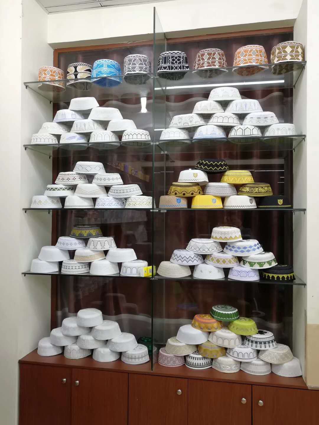 Emb. Caps
