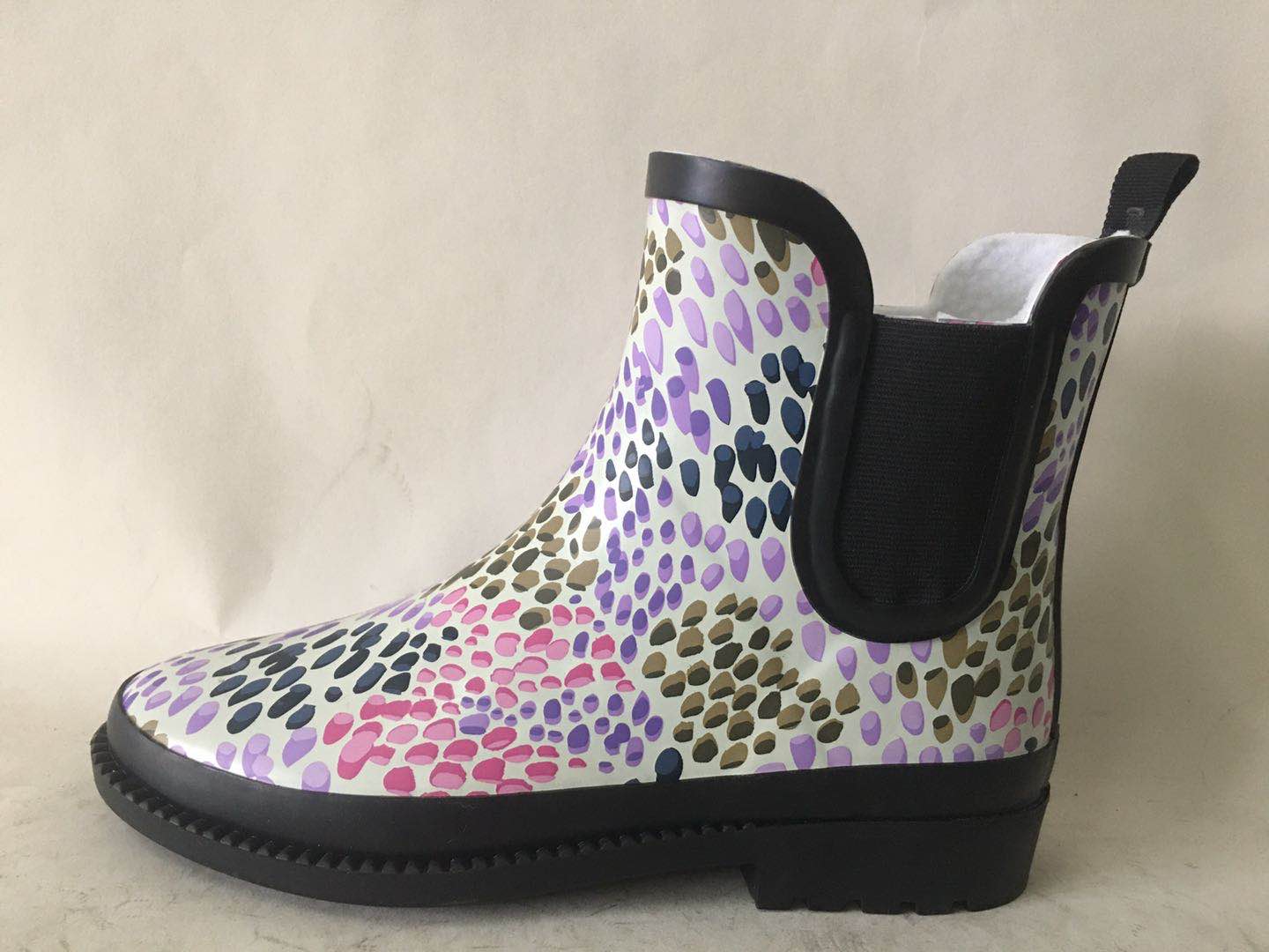 Ladies rubber boot
