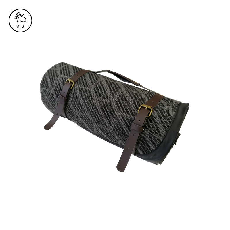 Cheap Outdoor Camping Beach Mat Wool Waterproof Picnic Blanket Woven