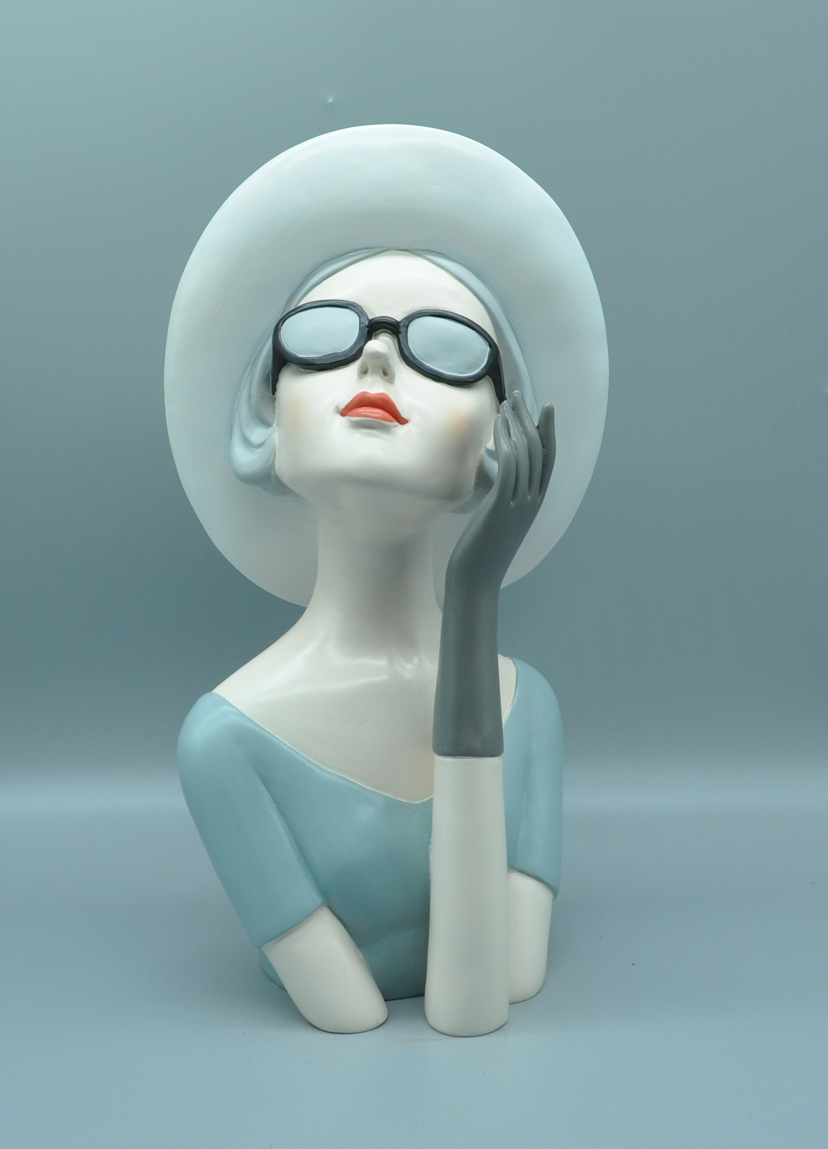 Polyresin Fashion Girl