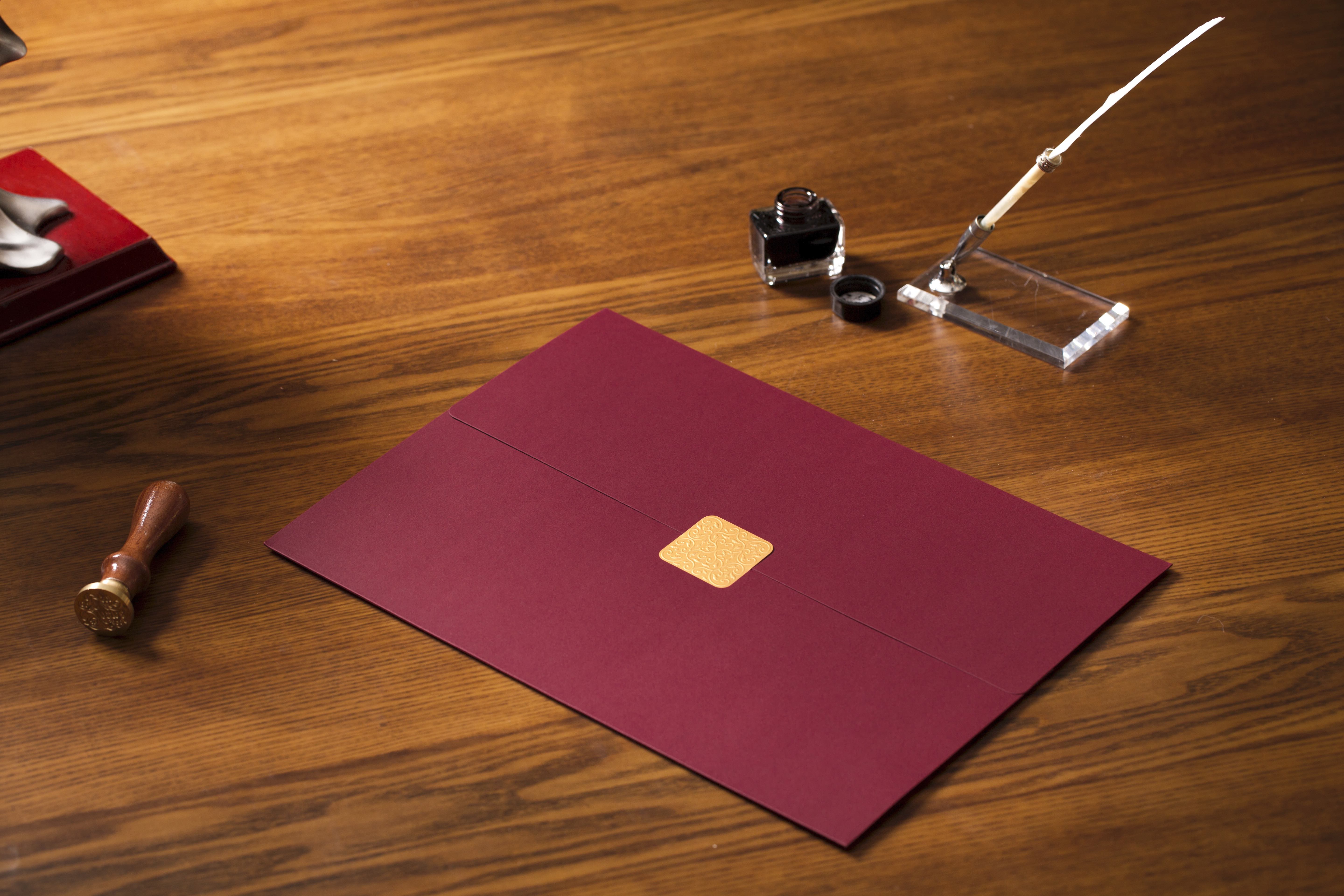 Trifolded Certificate Holders, Diploma and Document Cover with Gold Foil Border