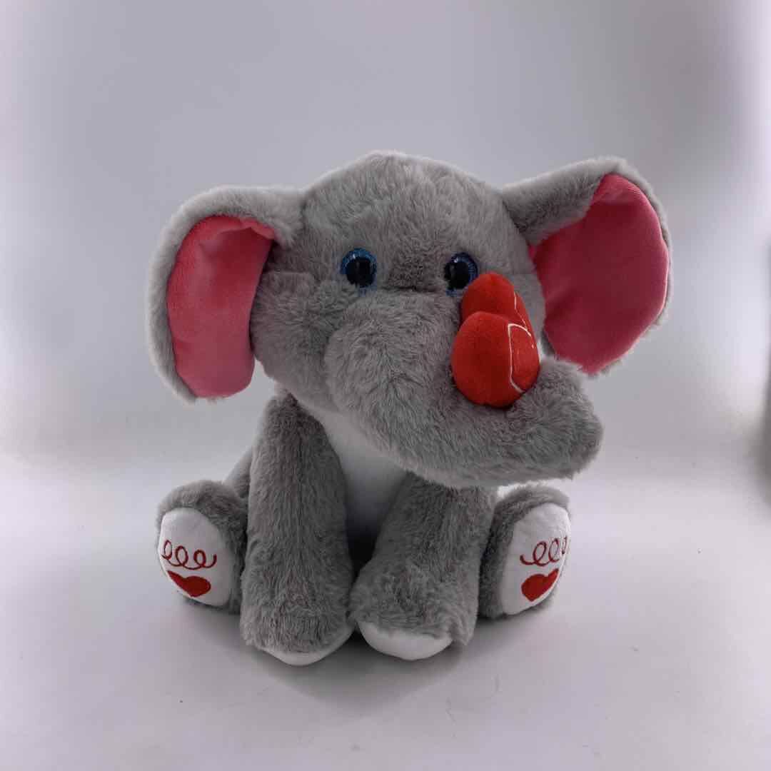 Sitting Elephant with heart