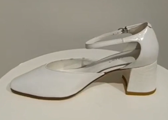 Ladies shoes