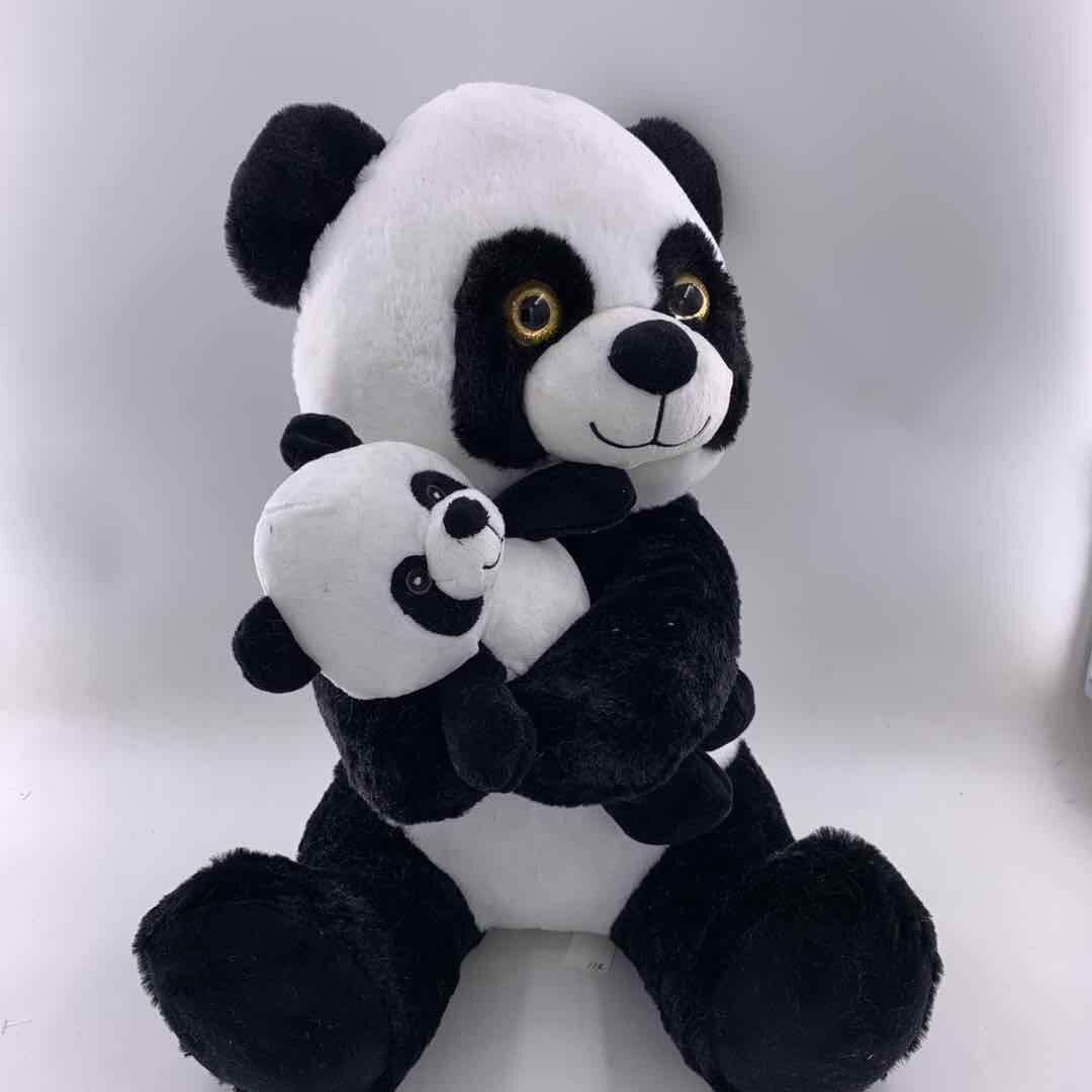 Sitting Panda with baby