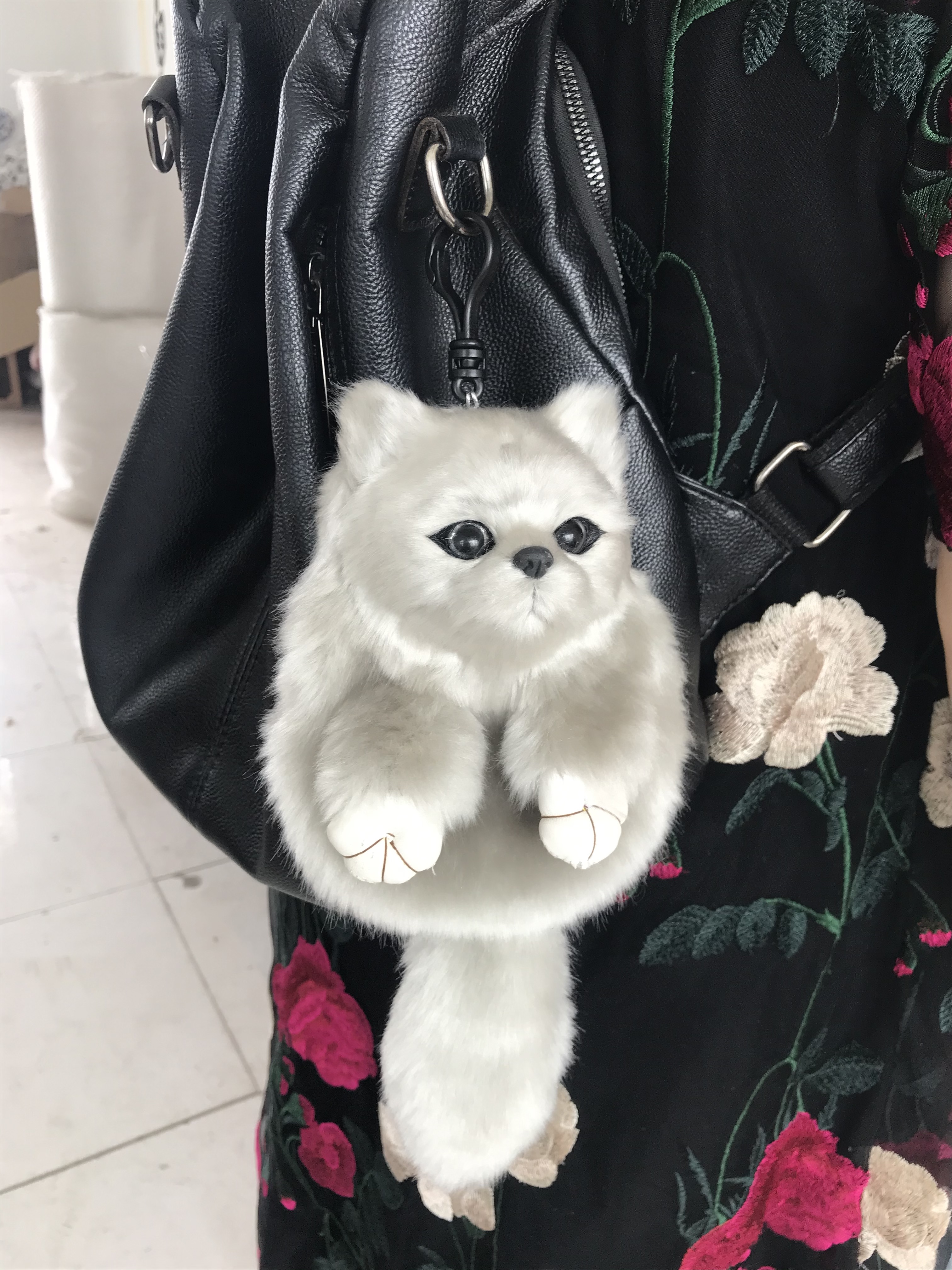 Lifelike hanging meowing cat for bag decoration
