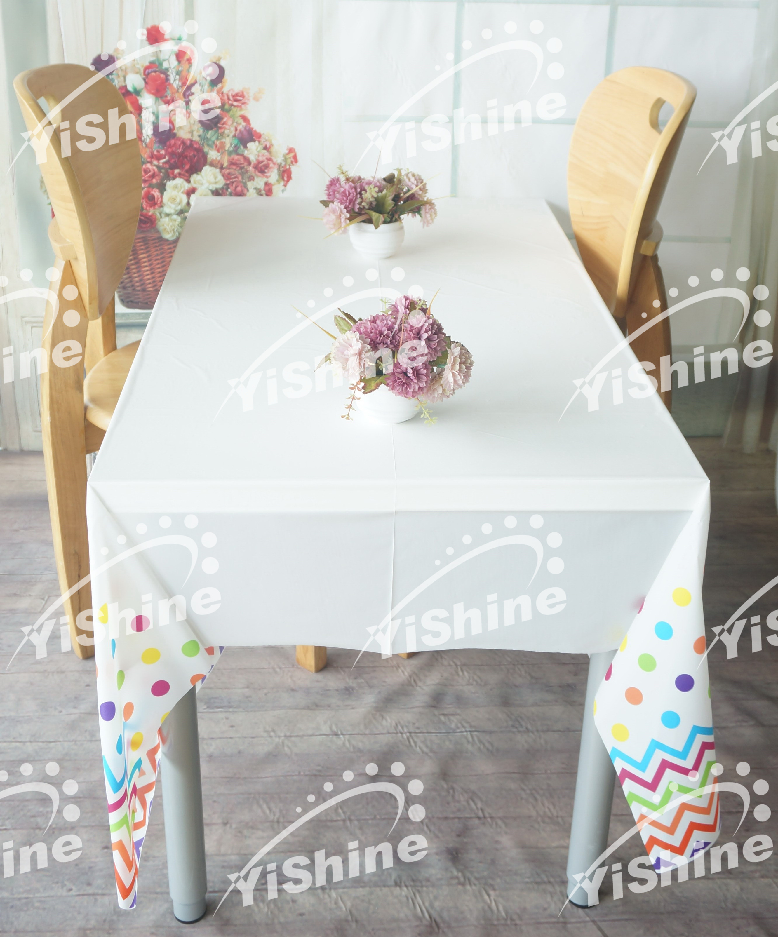 54'' x 108'' Disposable plastic colorful tablecloth