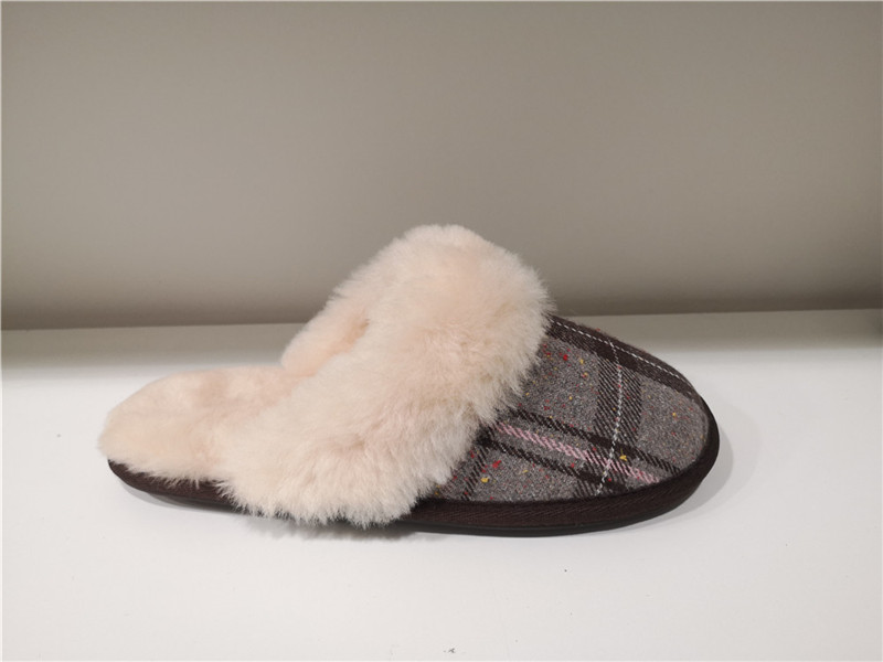 Ladies Classic Fashion Indoor Outdoor Slippers Sheepskin Mule/Fake fur Slip on Winter Bootie Water-Resistant Tartan Sheepskin Slippers