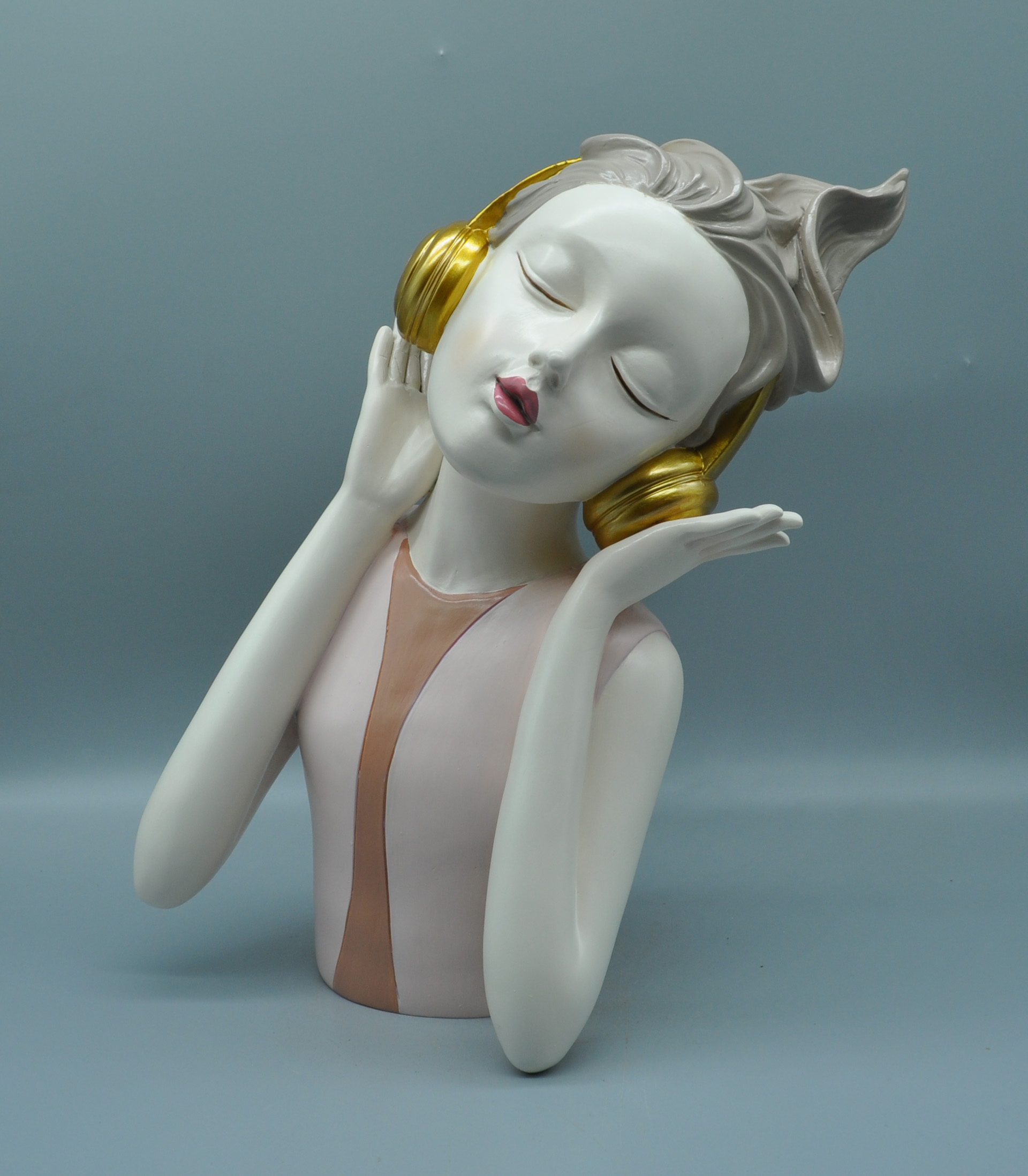 Polyresin Fashion Girl