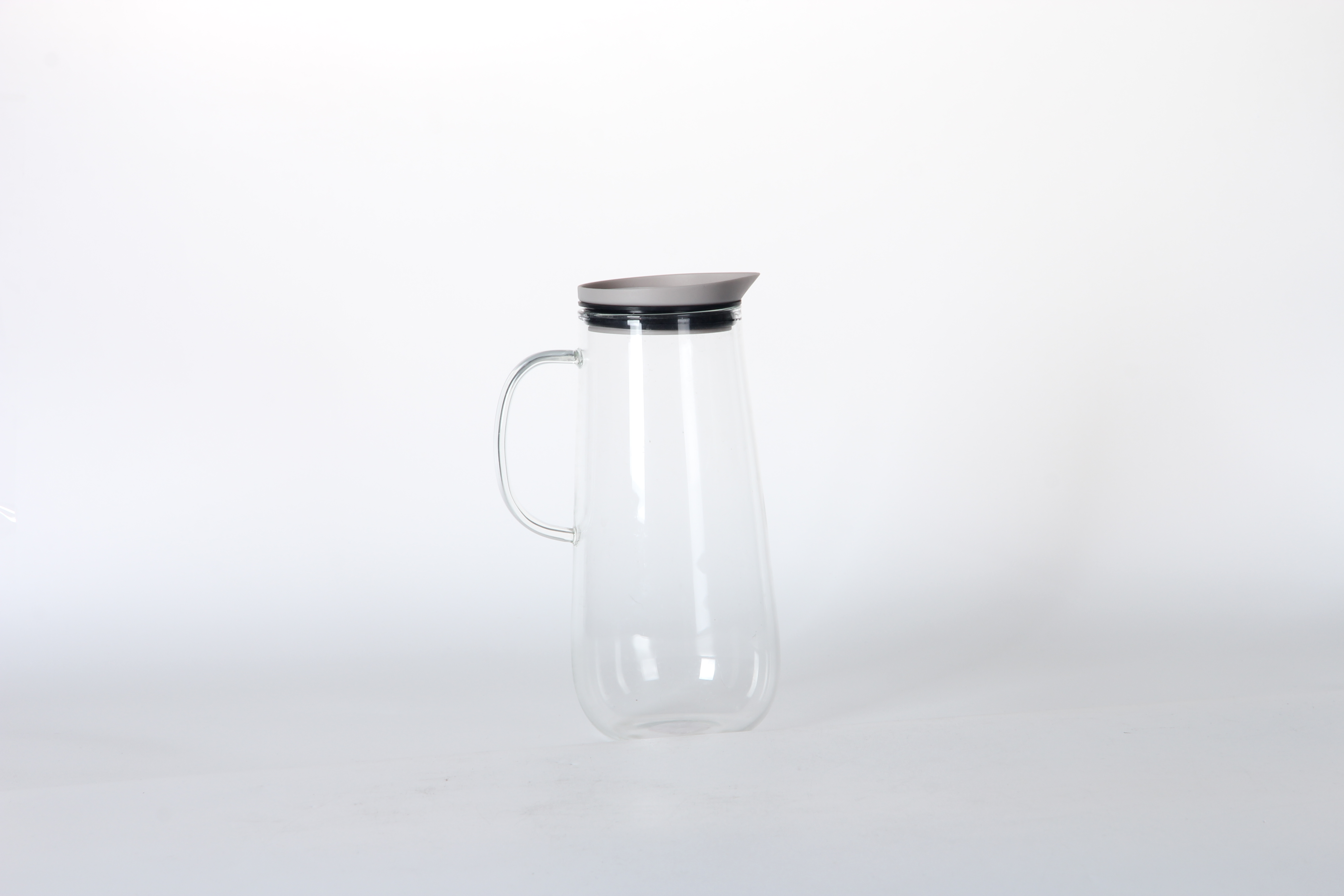 1.3L glass jug with handle