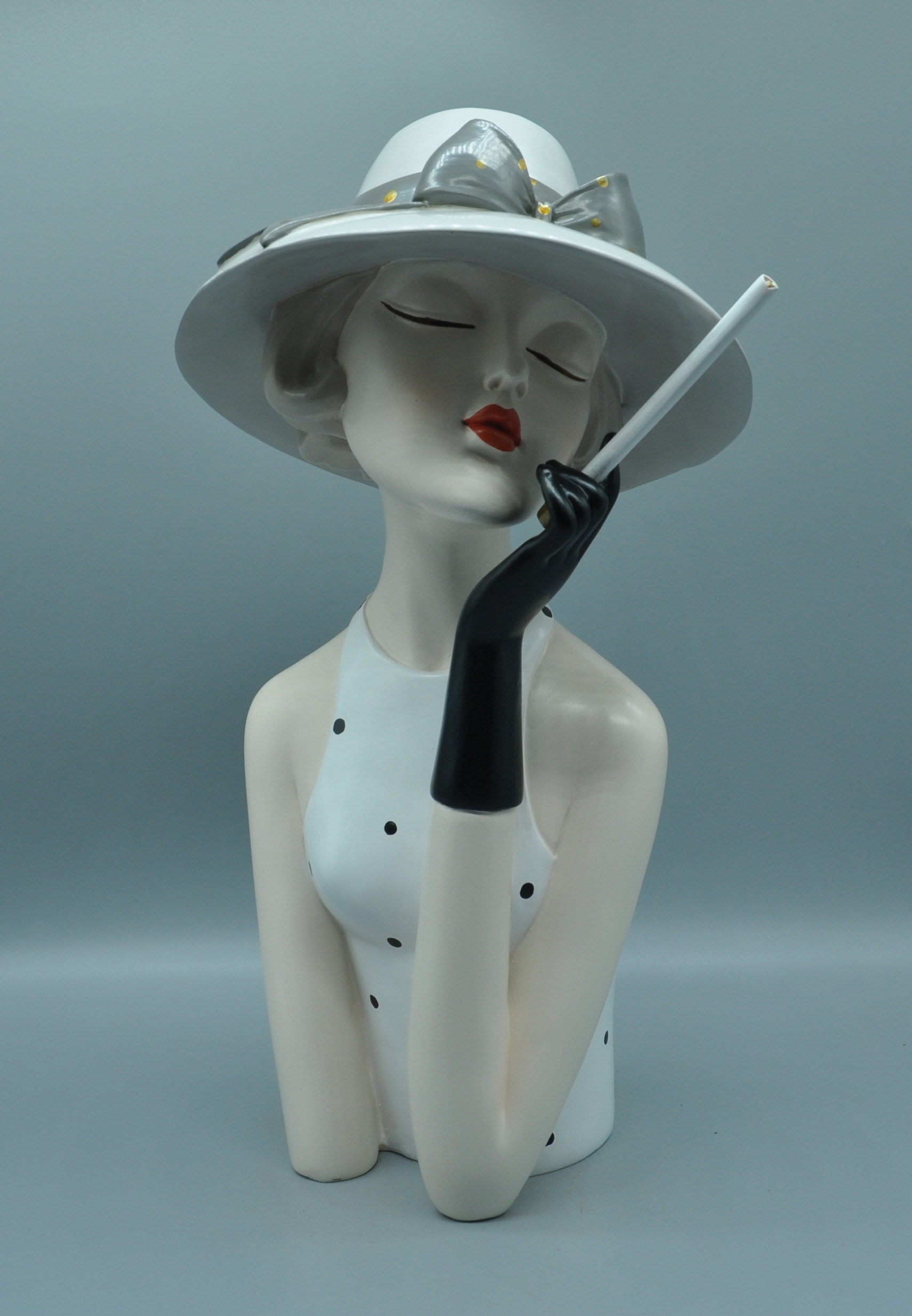 Polyresin Fashion Girl