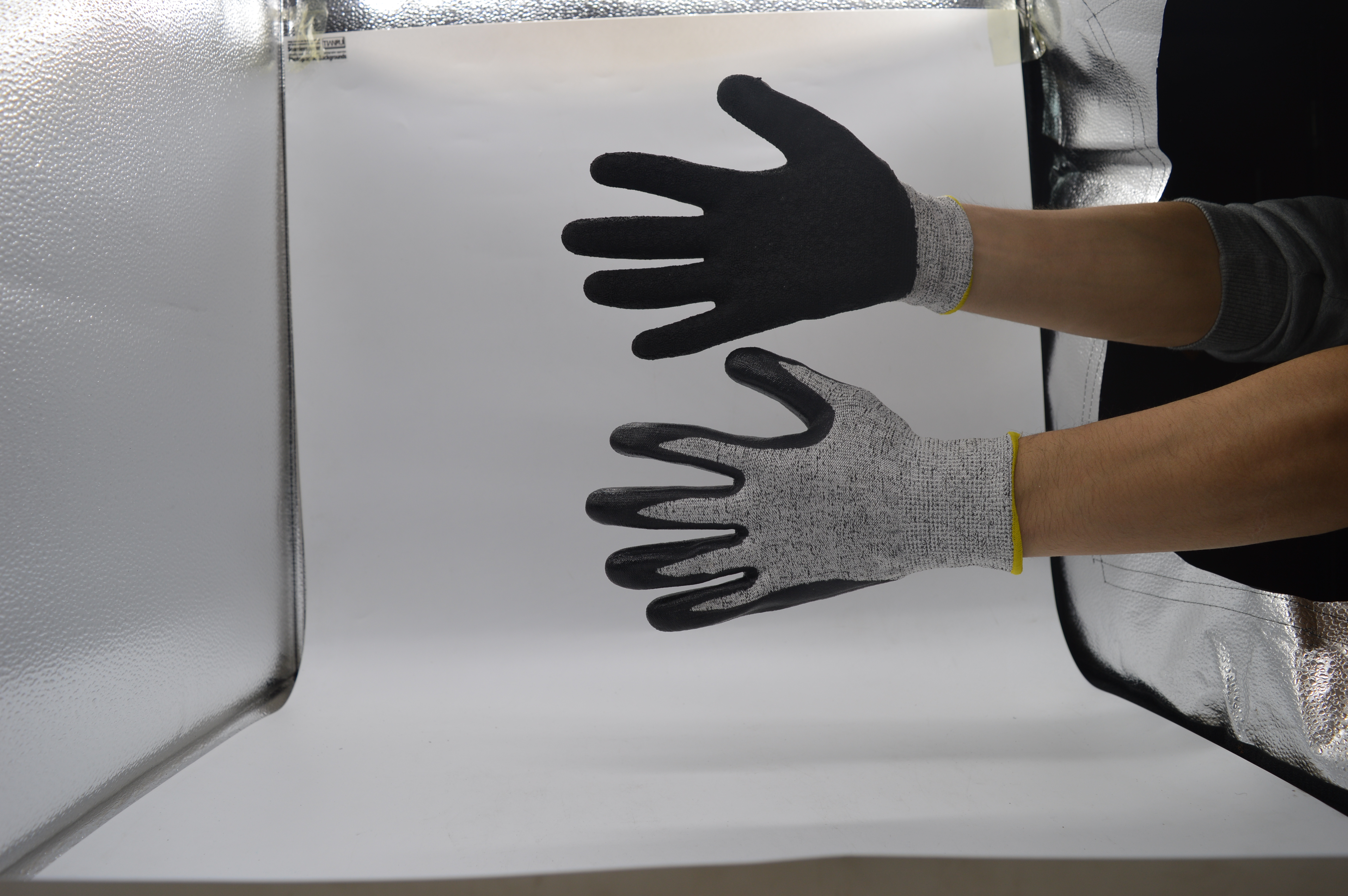 HPPE shell latex coated,CUT-resistance.Level 5