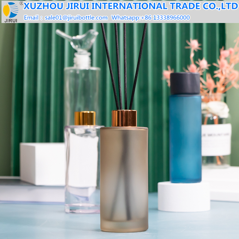 Screw mouth high cylindrical glass bottle aromatherapy bottle lotion bottle cosmetic packaging 100ml 200ml