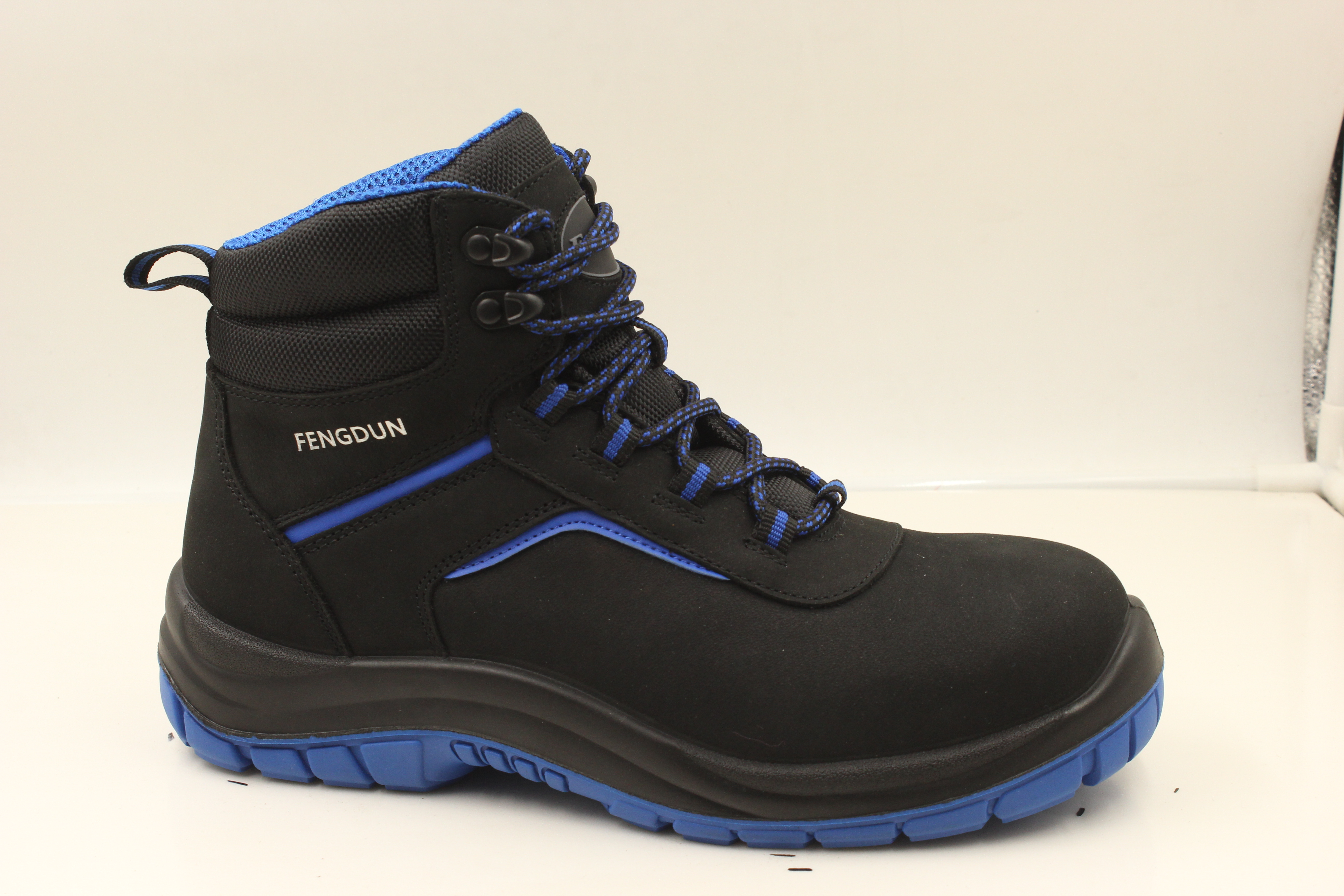 Safety shoes