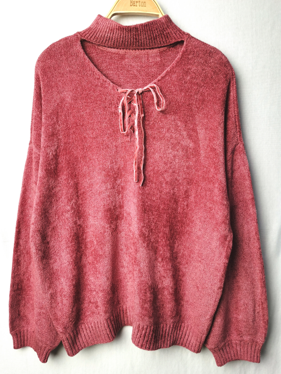 Women's hollowed pullover with half neck