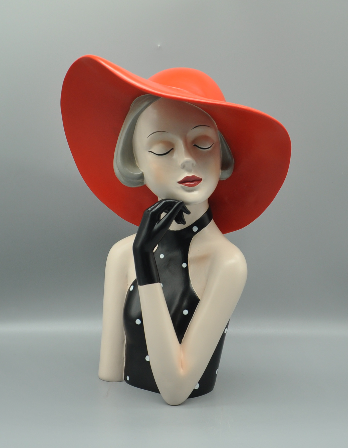 Polyresin Fashion Girl