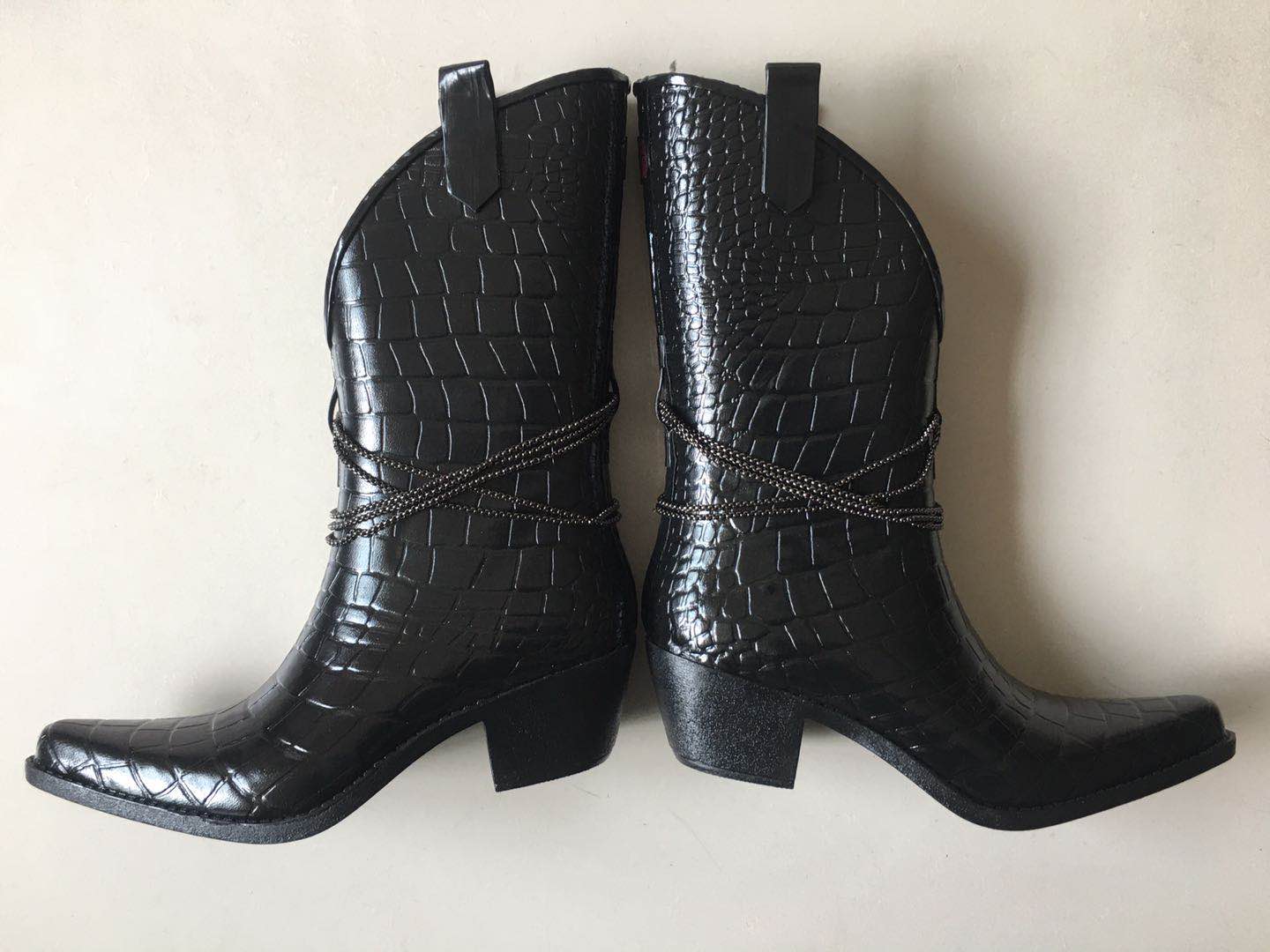 Ladies cowboy rubber boots chain style