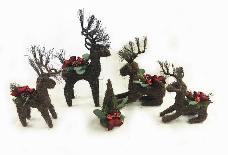 Christmas berry pinecone rattan reindeer/tree