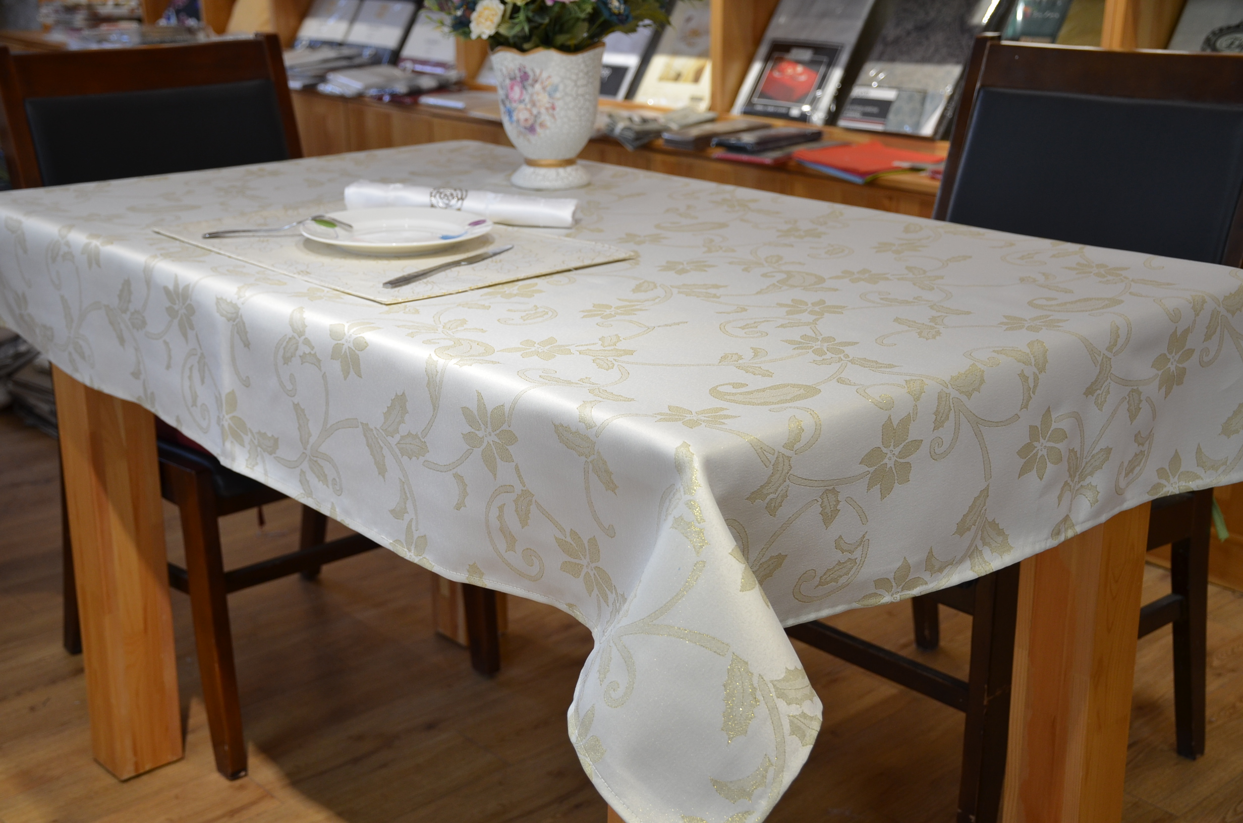 Table cloth