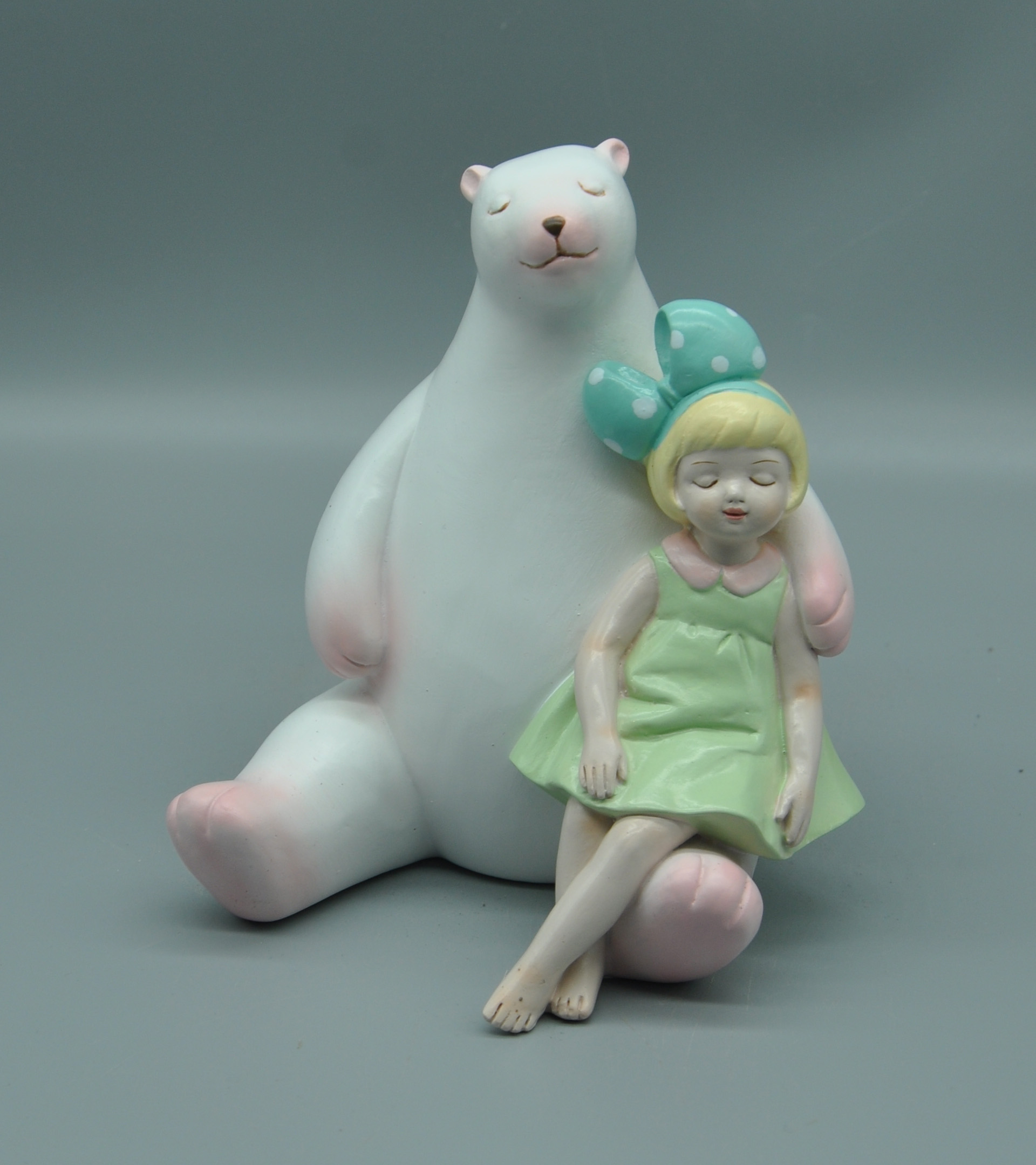 Polyresin Lovely Child Bear
