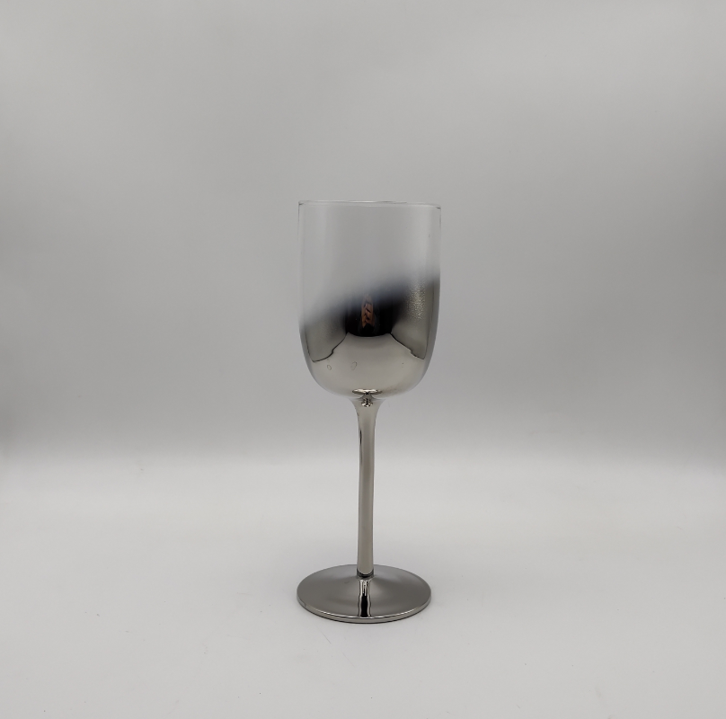 Oblique electroplating liquor cup