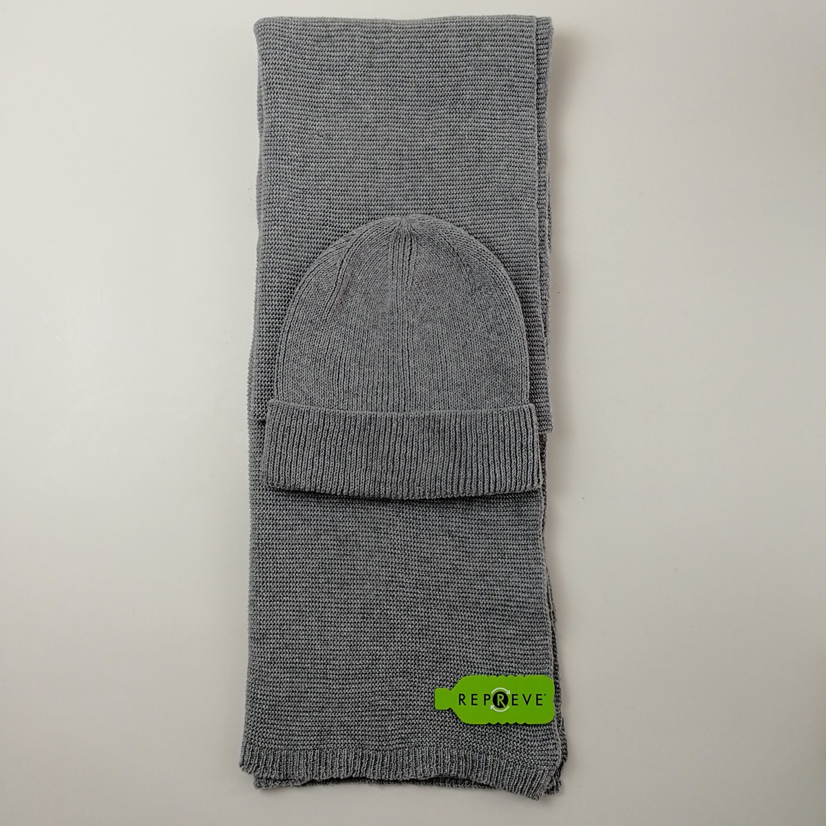 Knitted scarf+hat made by recycled yarn