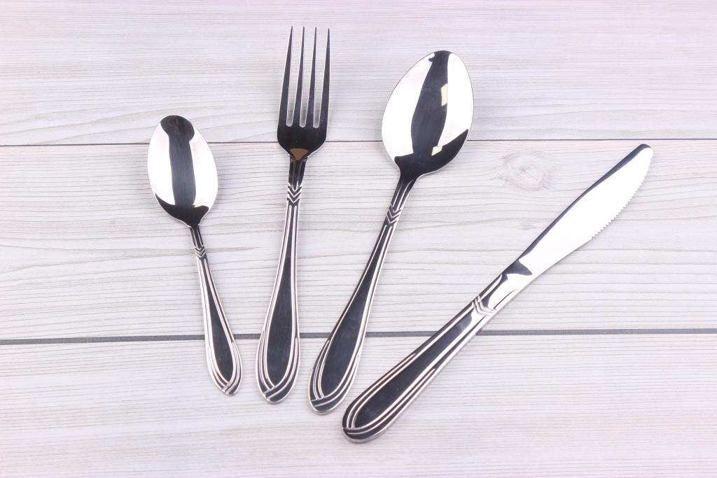 Stainless steel cutlery set