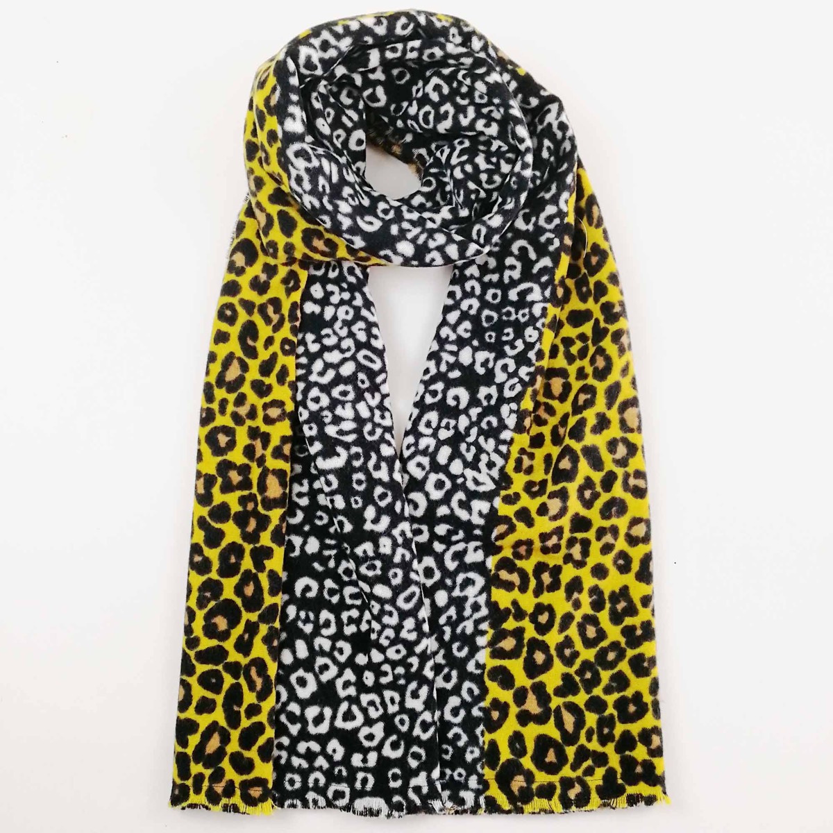 Double face leopard scarf