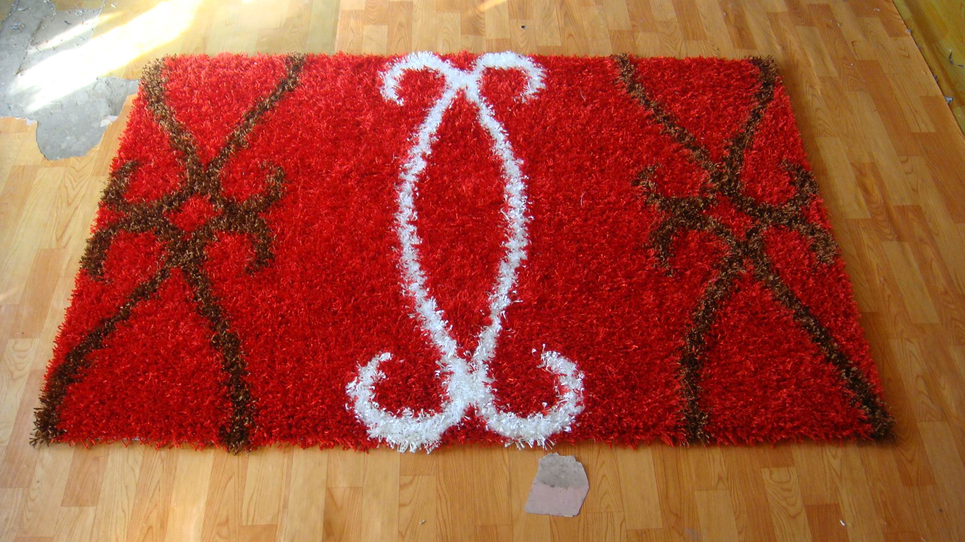 Large supply of various sizes of door small plush carpet