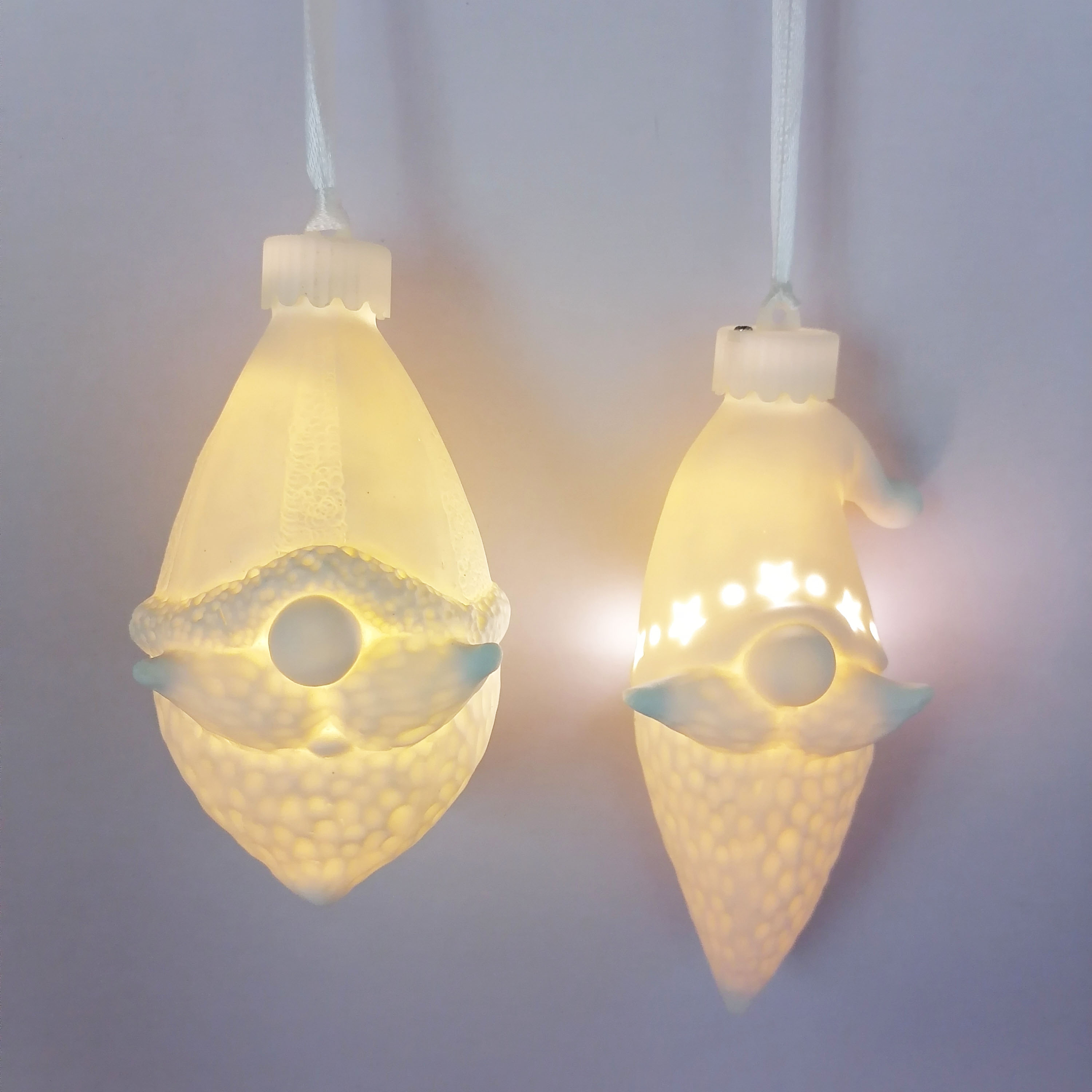 Porcelain hanging decor with light