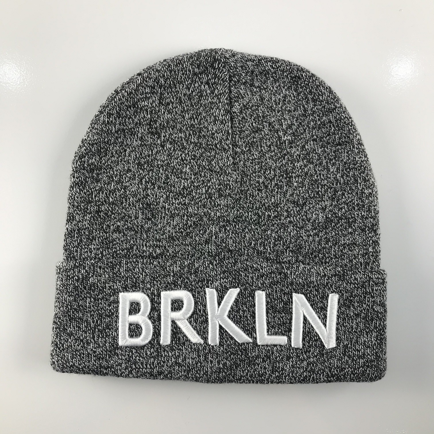 Knitted beanie hats with 3D embroidery for men