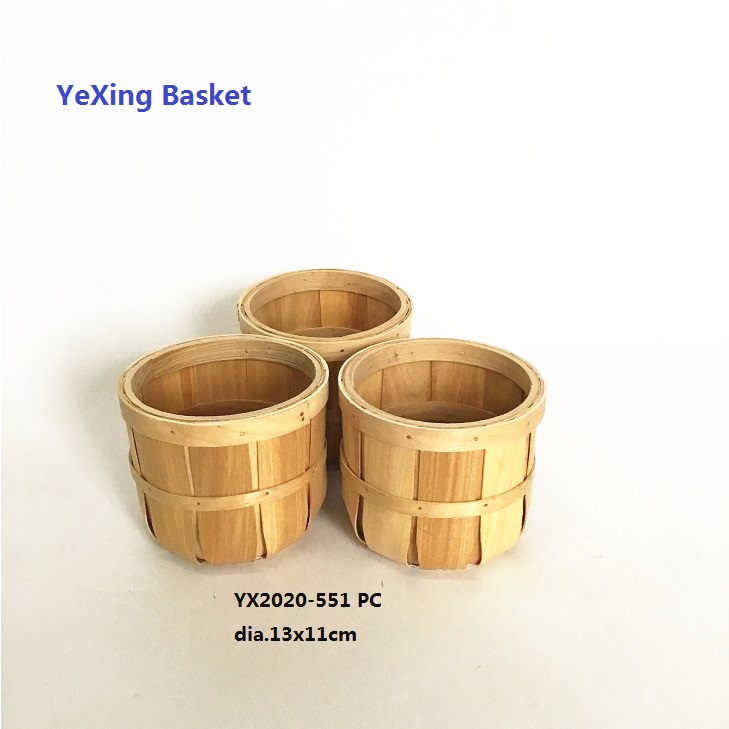 Round bamboo chipwood flower basket