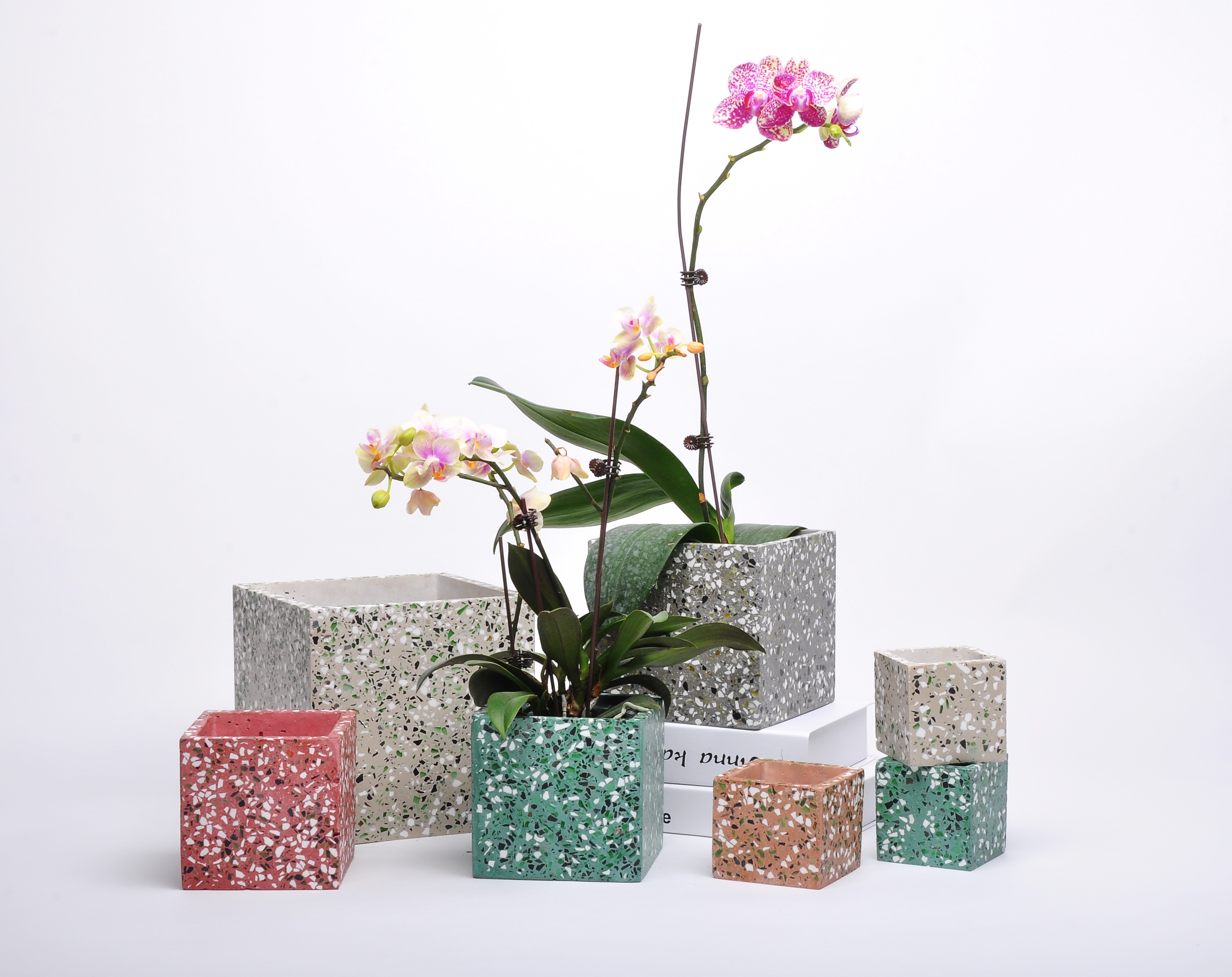 Cement flowerpot