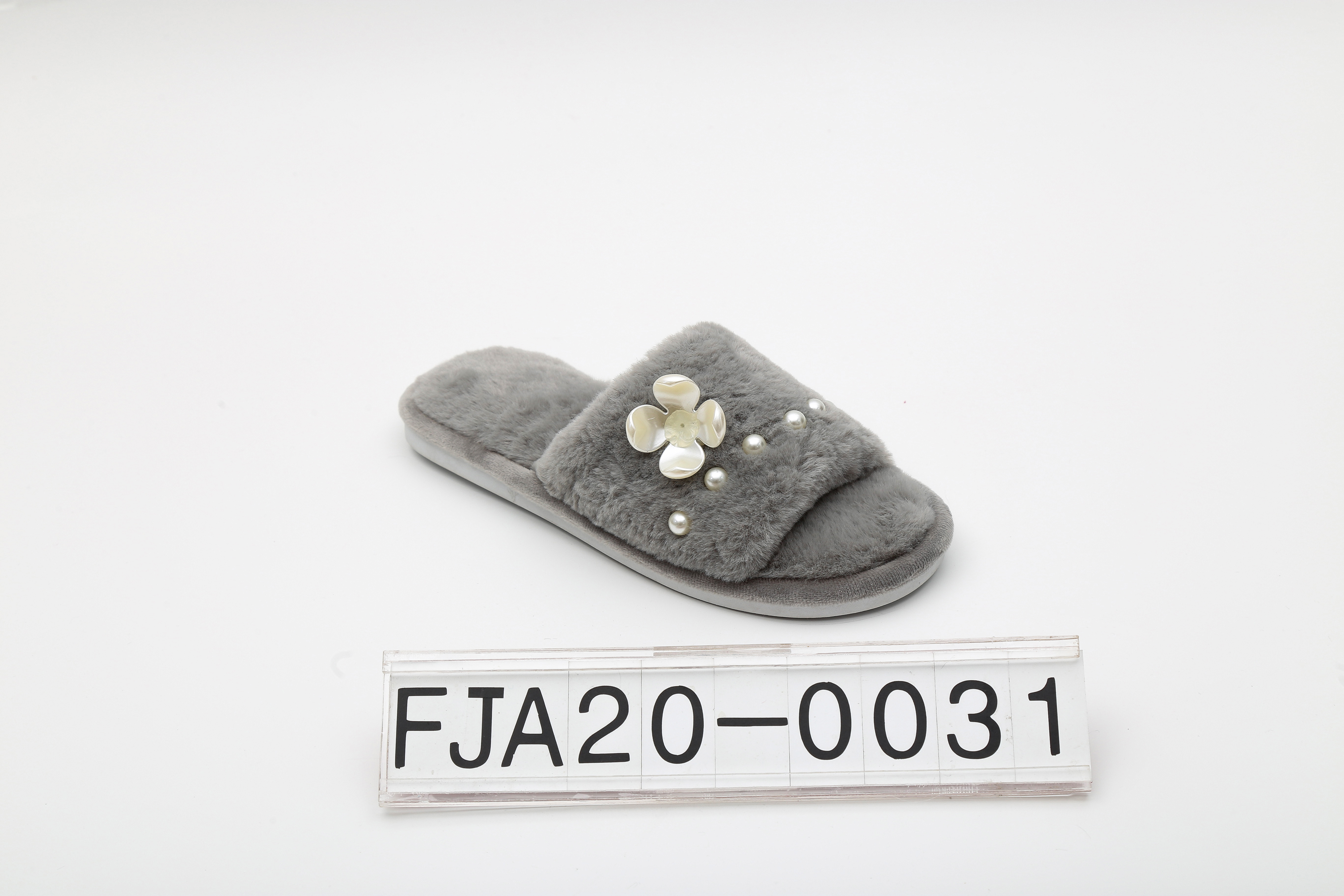 Indoor ladies slippers