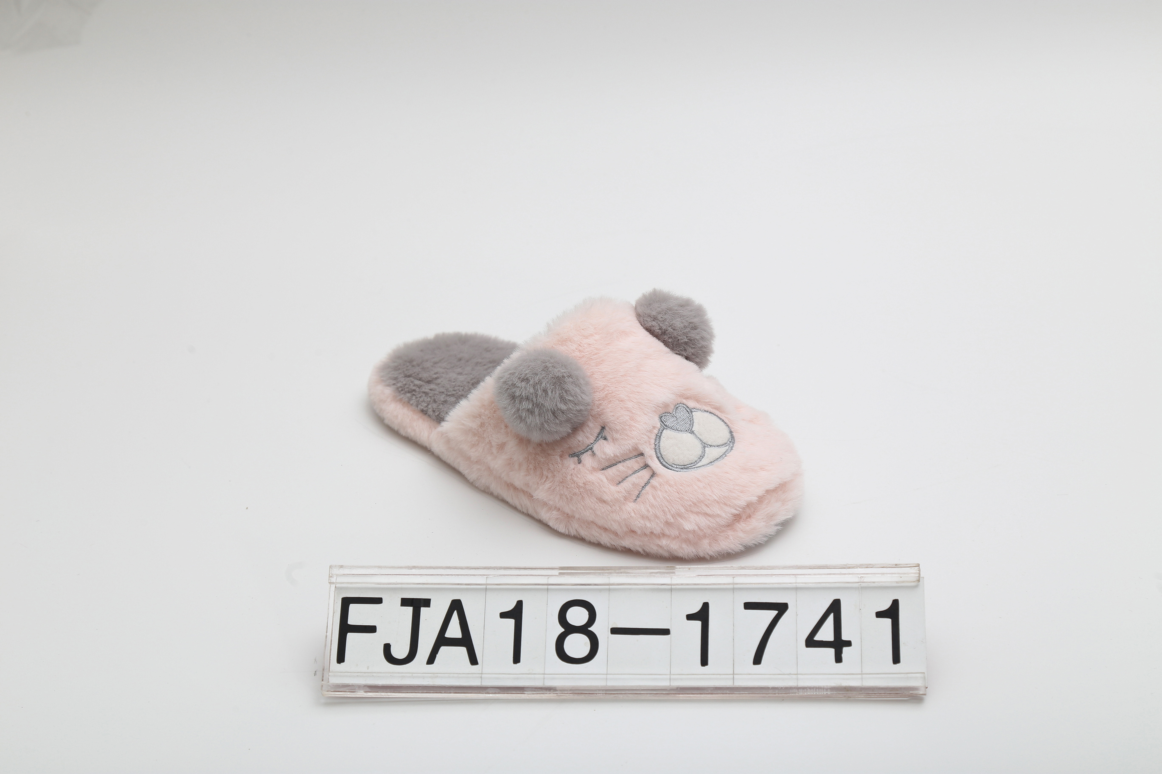Indoor ladies slippers