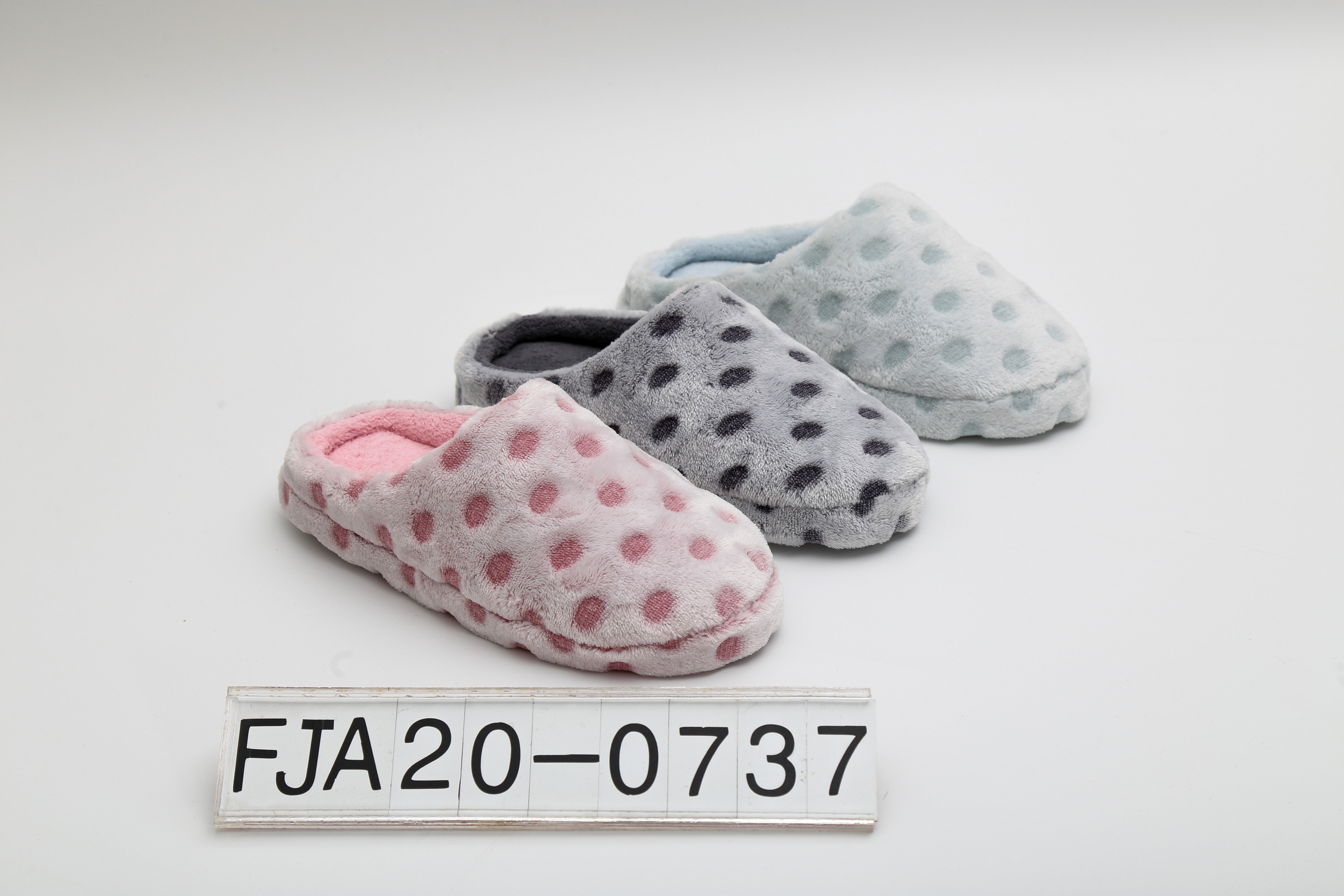 Indoor ladies slippers