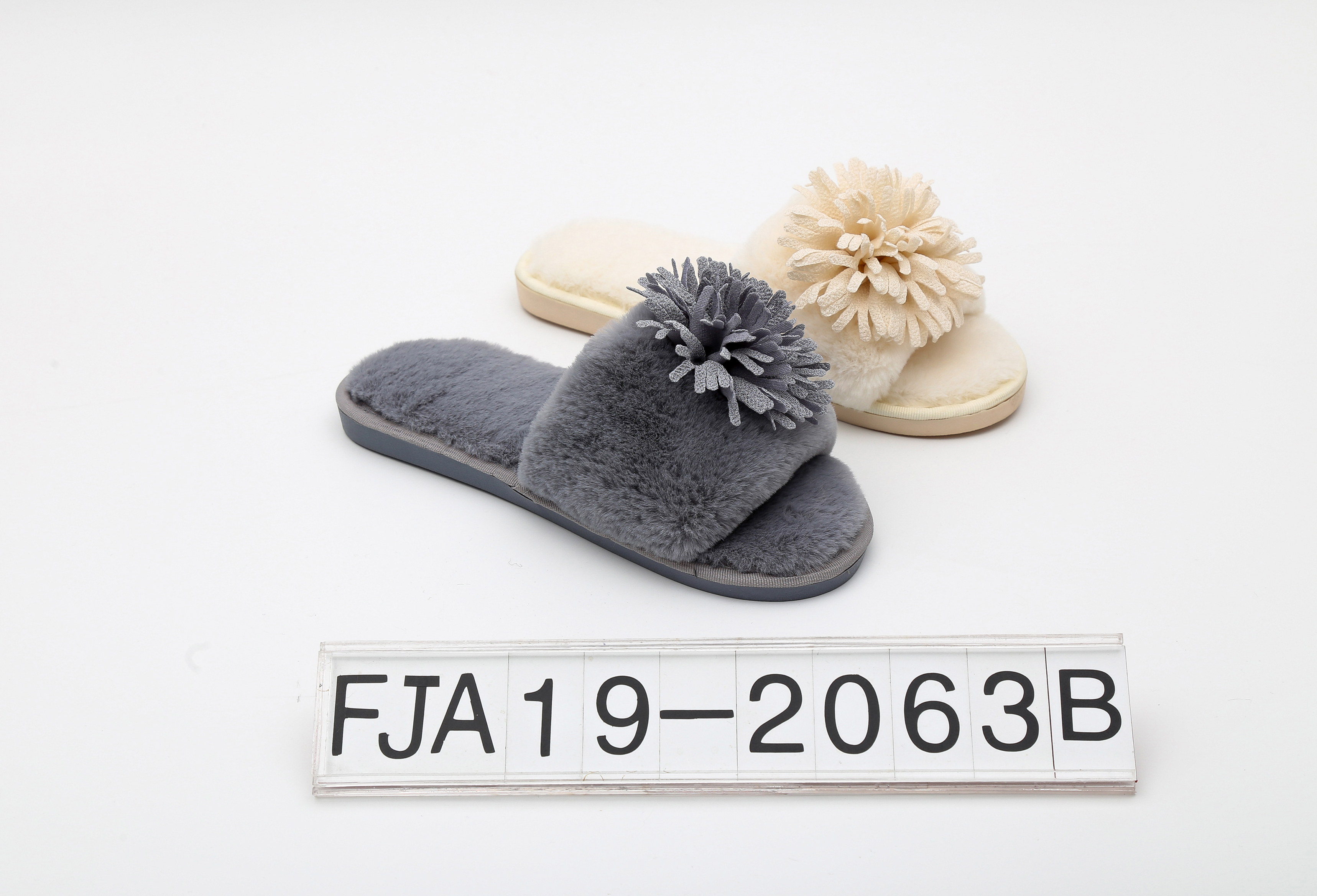 Indoor ladies slippers