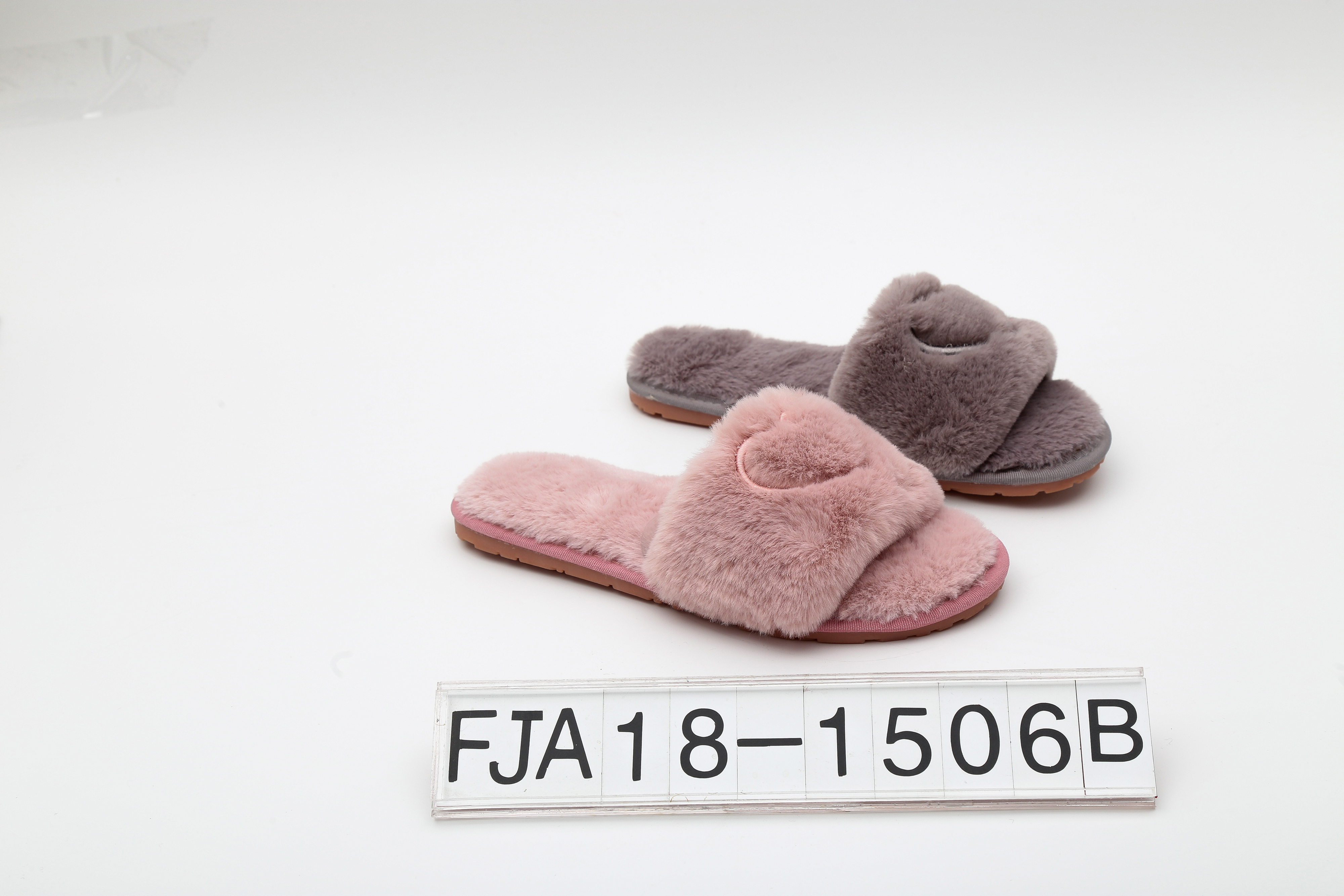 Indoor ladies slippers