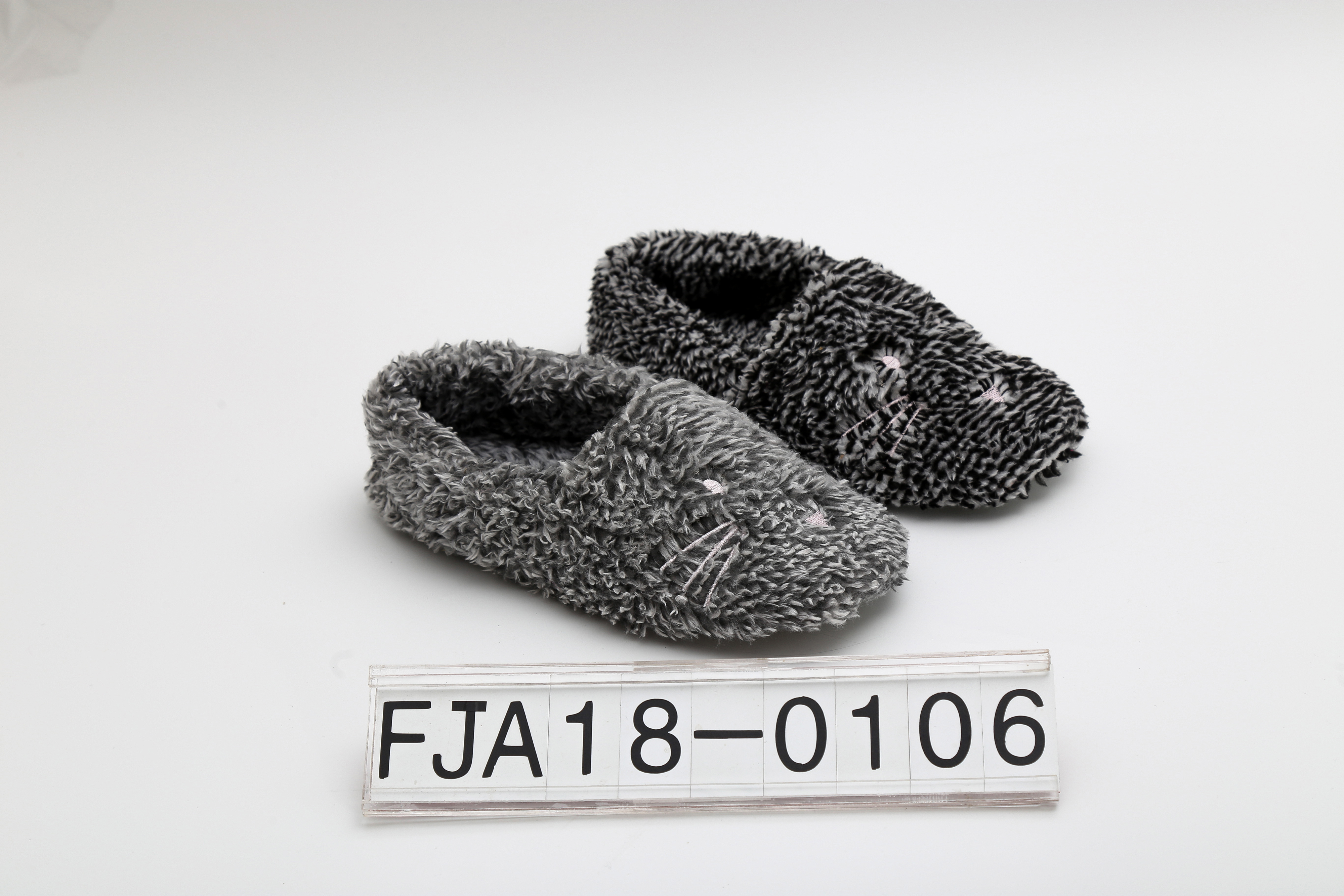 Indoor ladies slippers