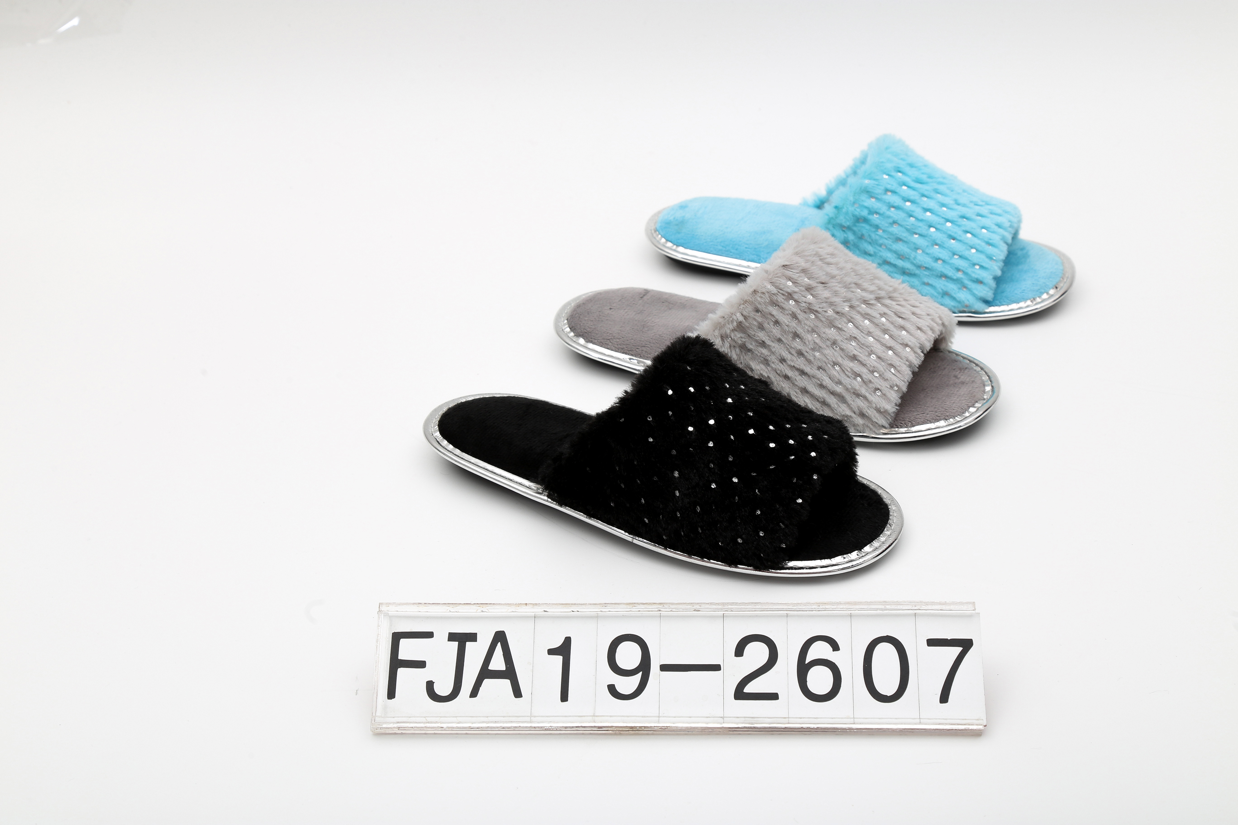 Indoor ladies slippers