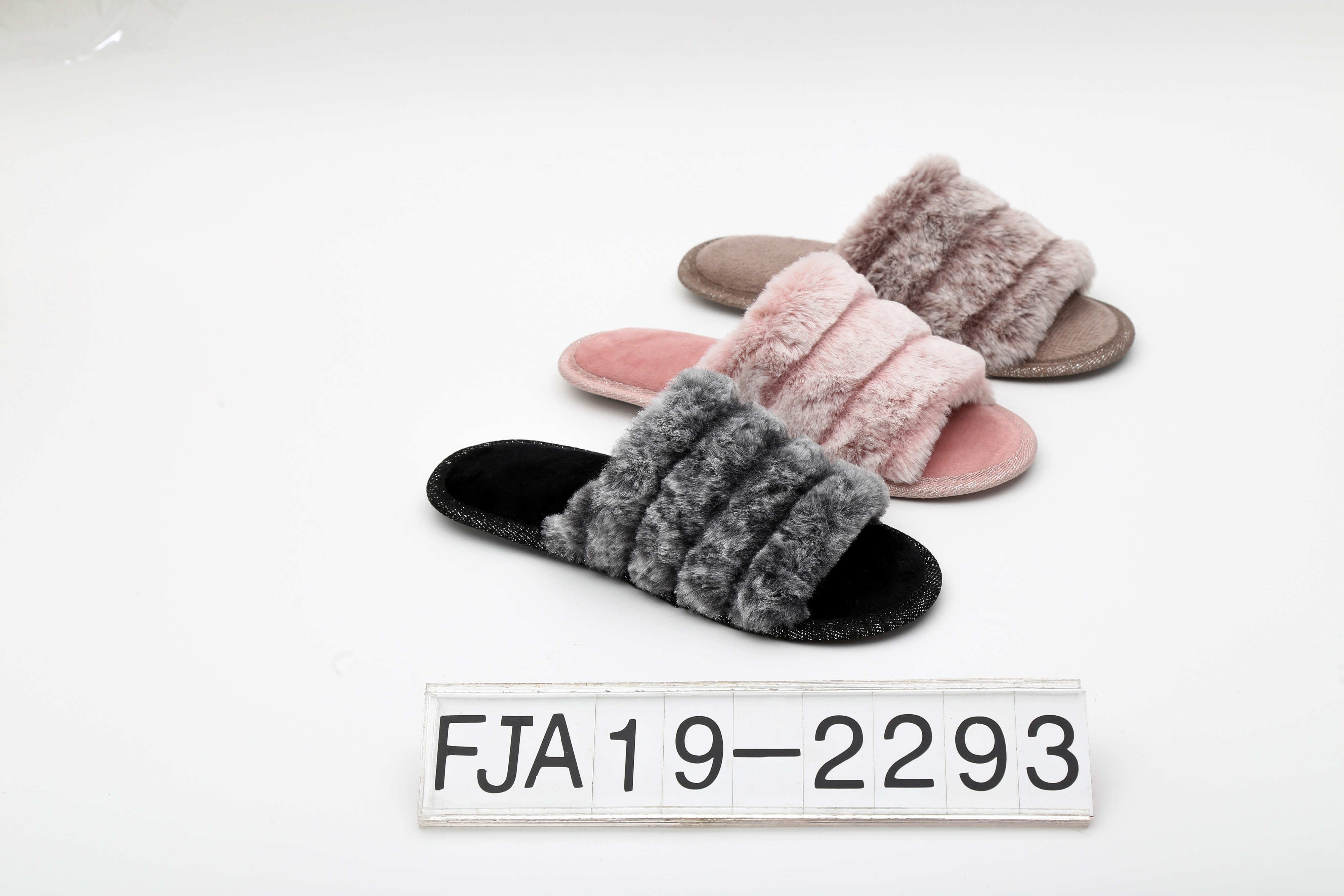 Indoor ladies slippers