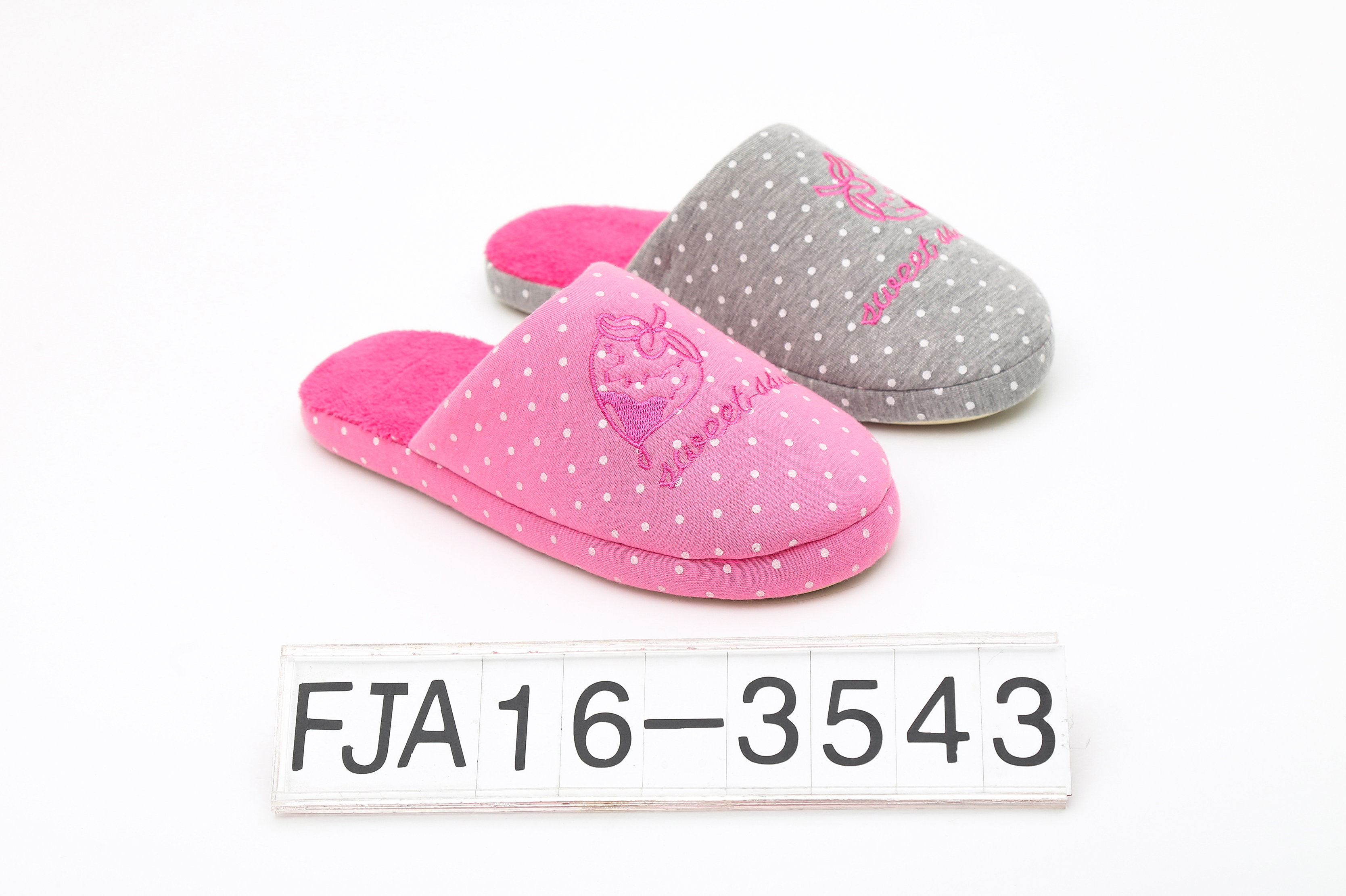 Indoor ladies slippers