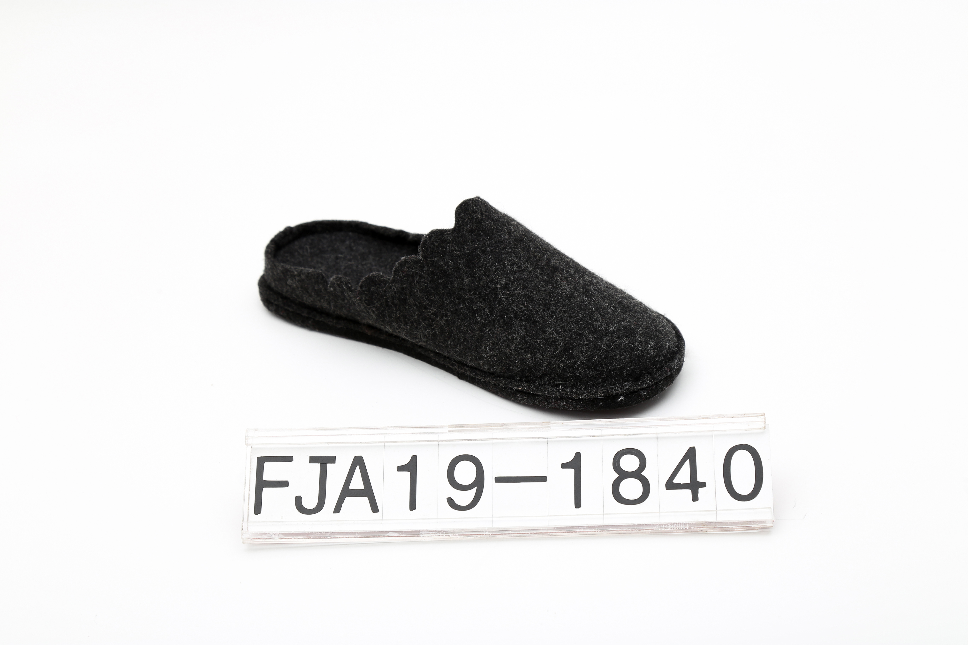 Indoor ladies slippers