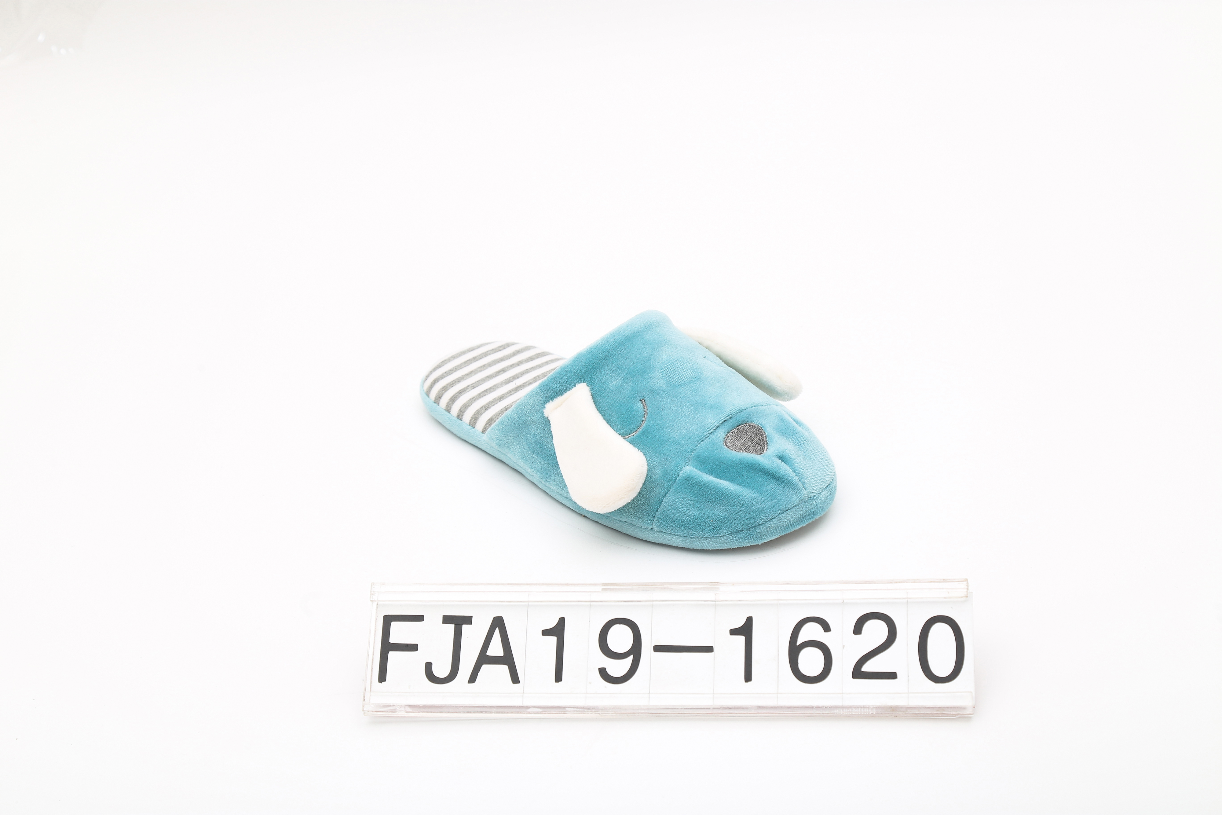 Indoor ladies slippers