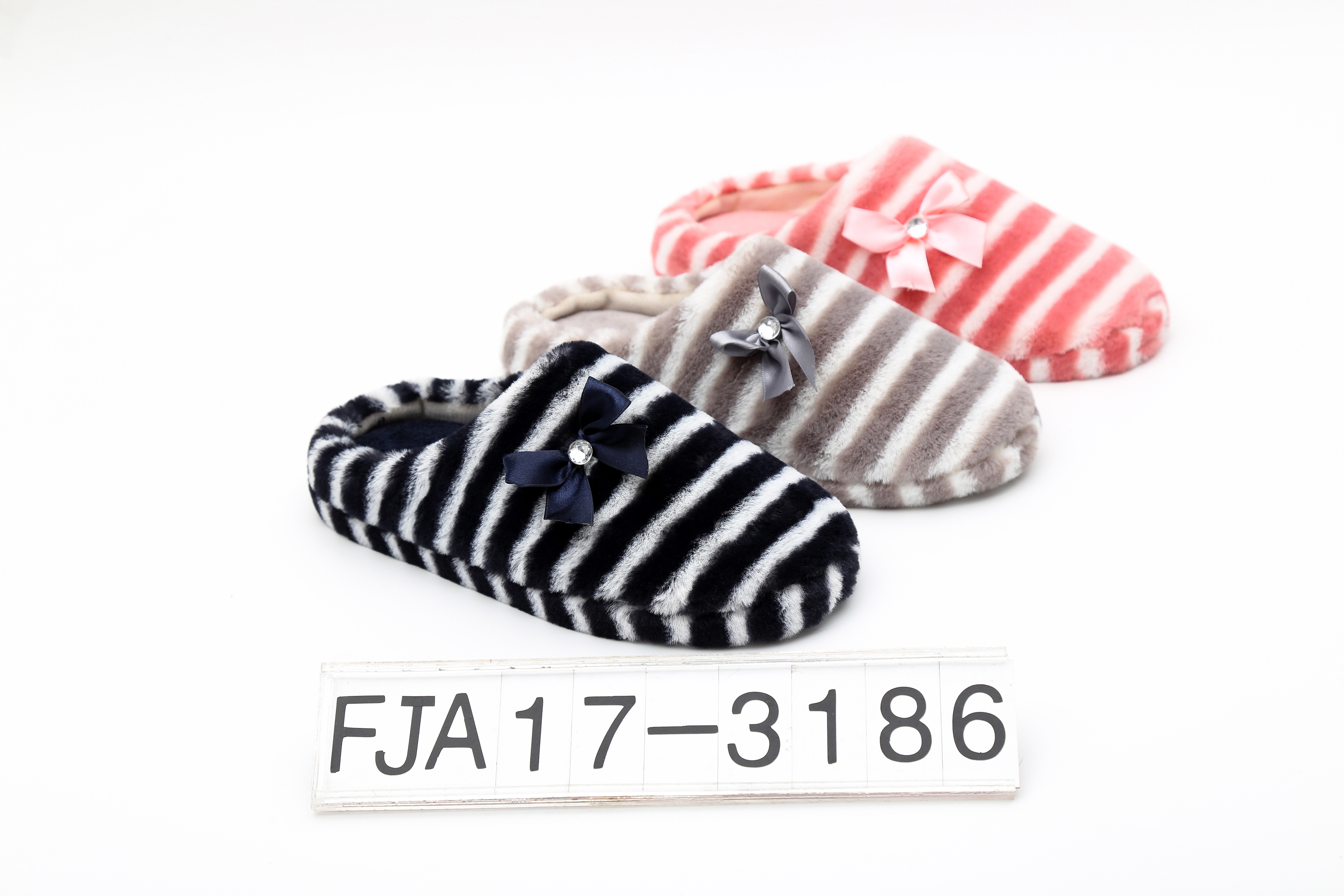 Indoor ladies slippers