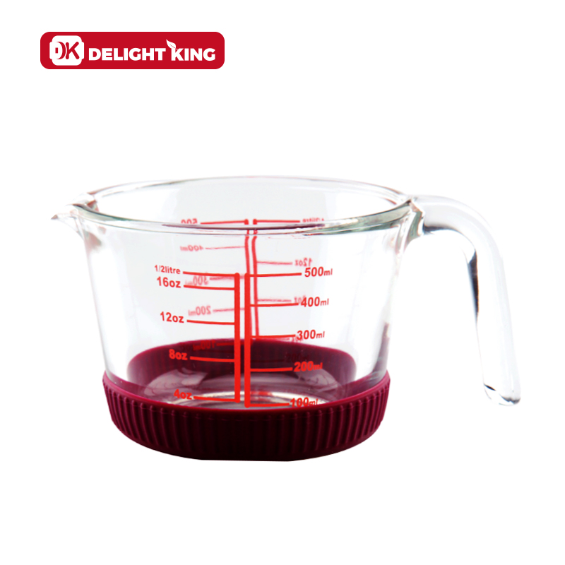 Glass measuring cups with silicone sleeve