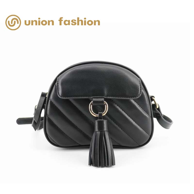 UNION FASHION cross body bag for women with tassels in the front (UBA422823)